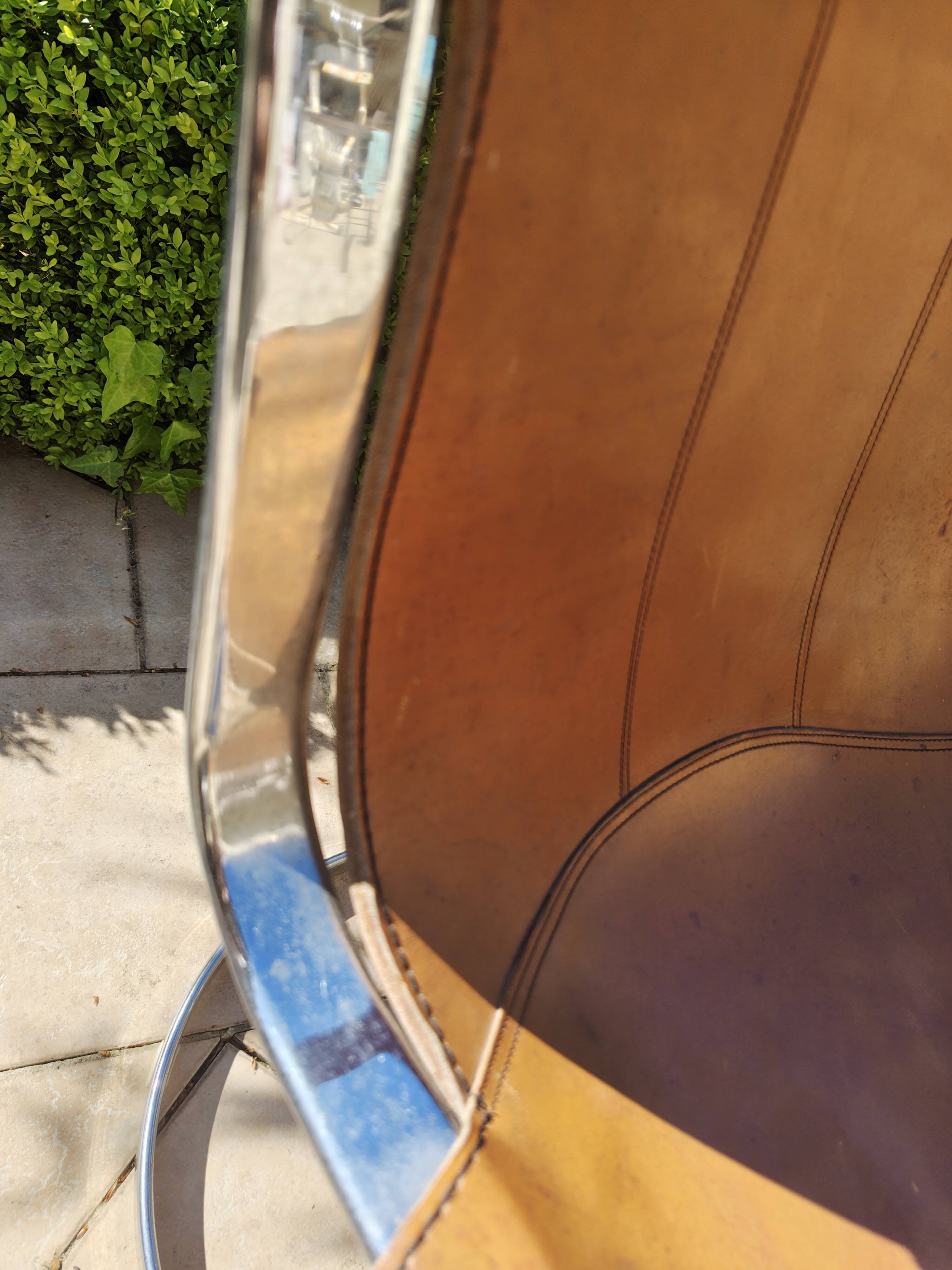 Lot de chaises cuir Ligne Roset Année 1976