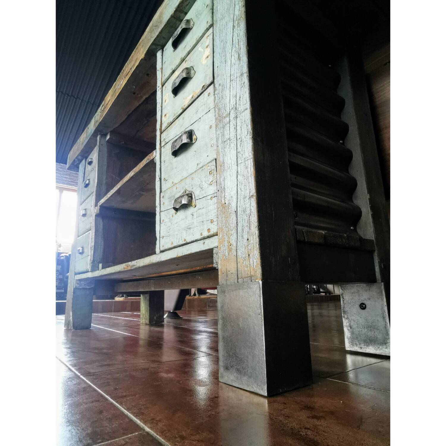 Industrial workbench