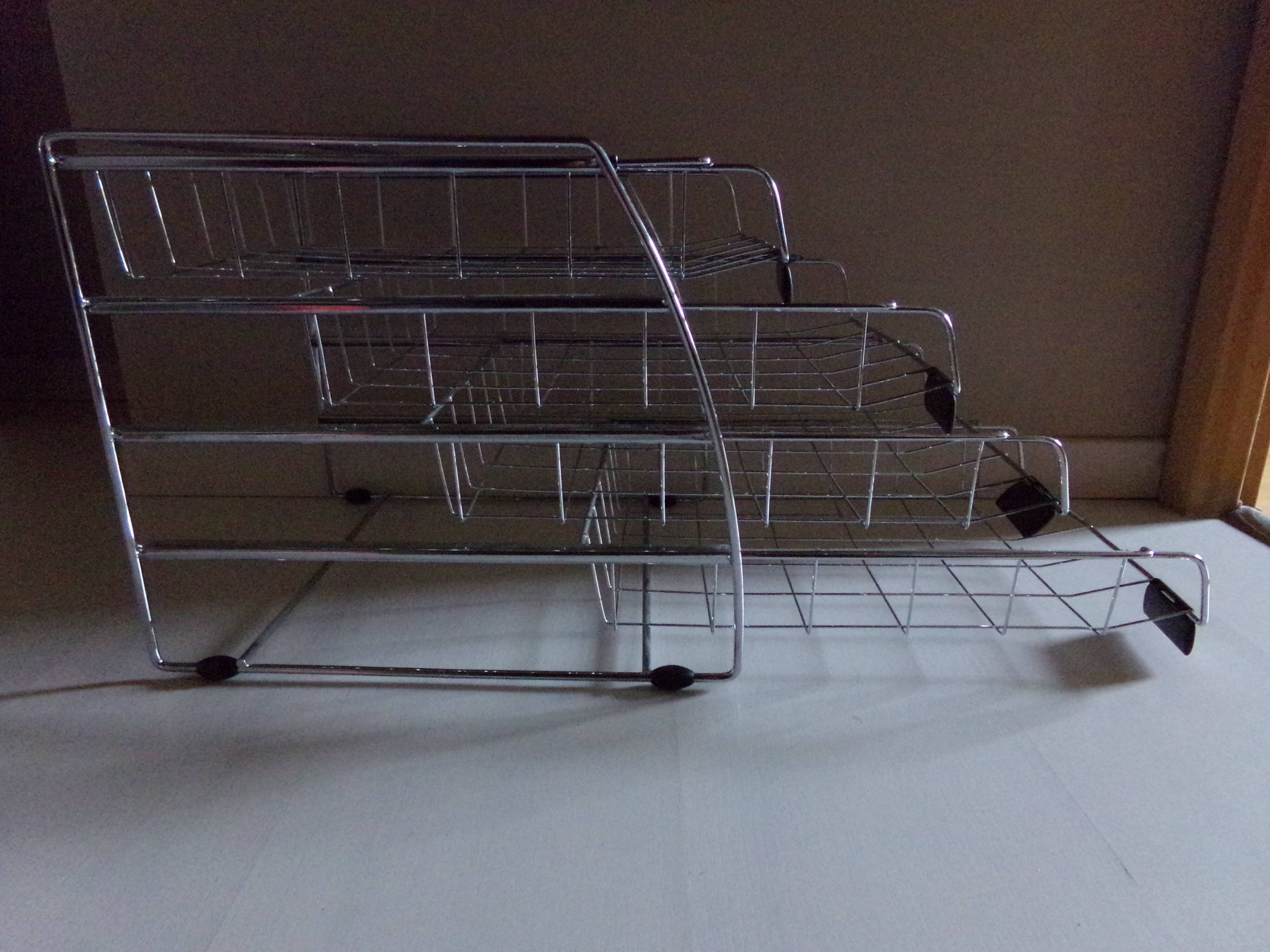 Banette de 4 corbeilles à courrier en métal