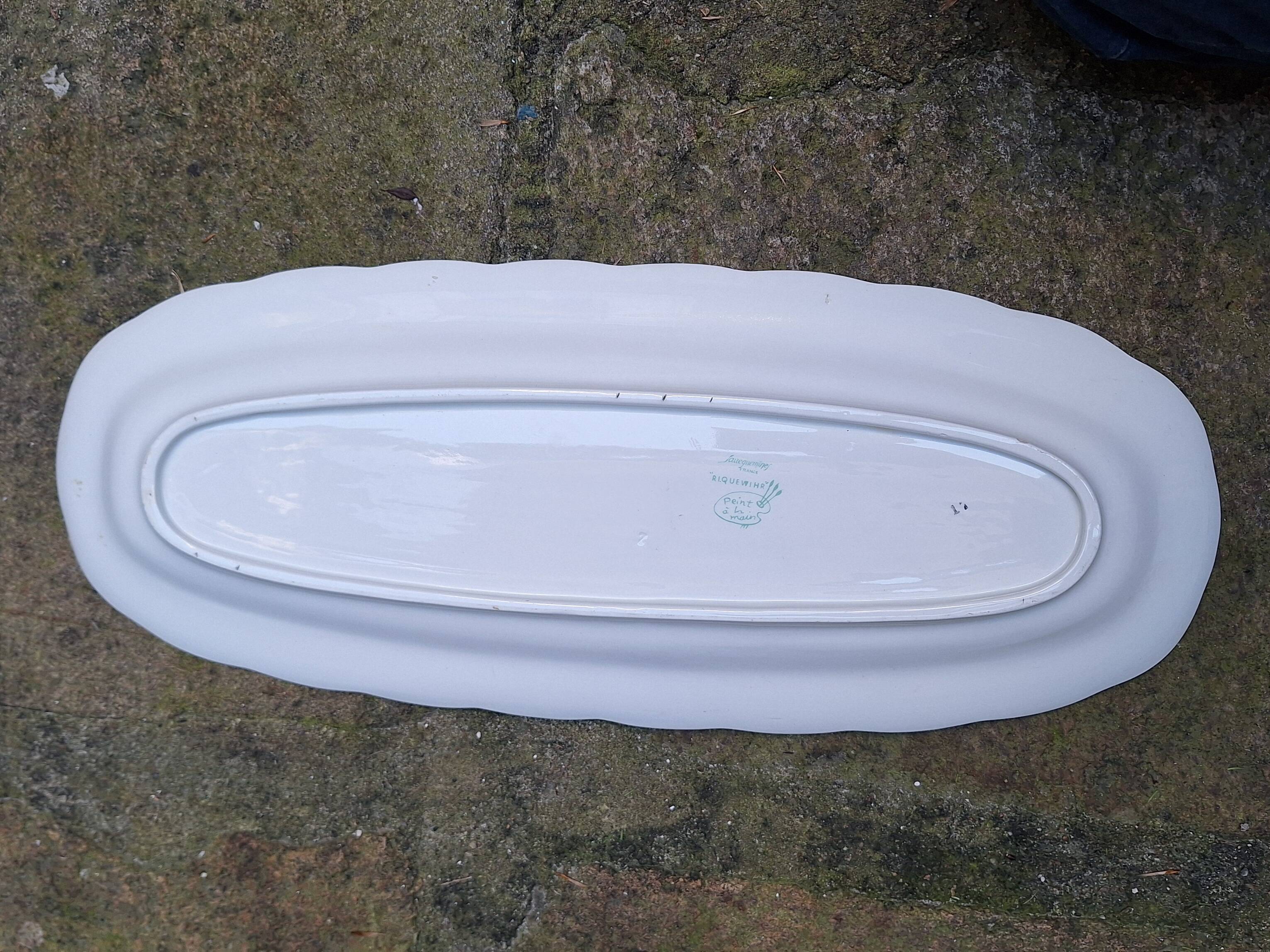 Set of 3 earthenware dishes from Sarreguemines, Riquewihr model.