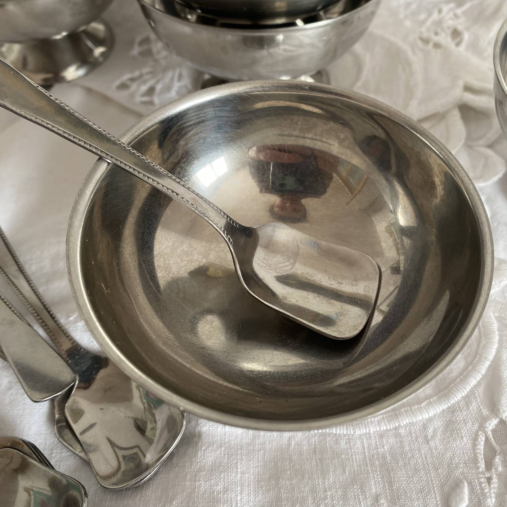 Coupes à glace en inox et cuillères