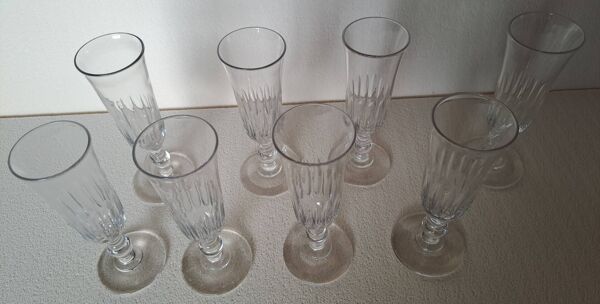 8 flûtes à Champagne en cristal Baccarat Saint Louis XIX ème