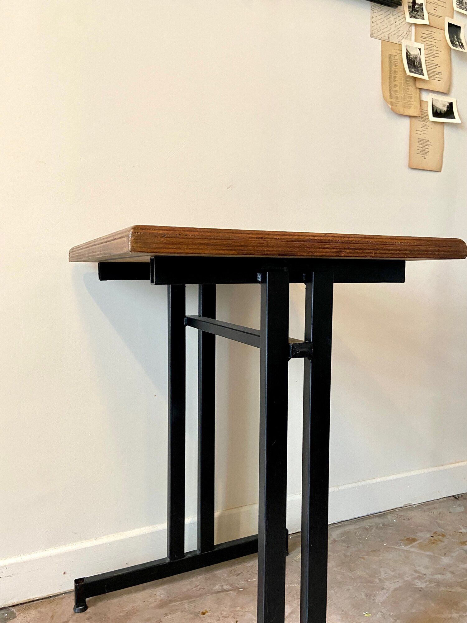 Bistro table in dark wood and black metal 55 x 50 cm