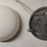 Plafonnier ou applique globe opaline diam. 25 cm - mid. XXème