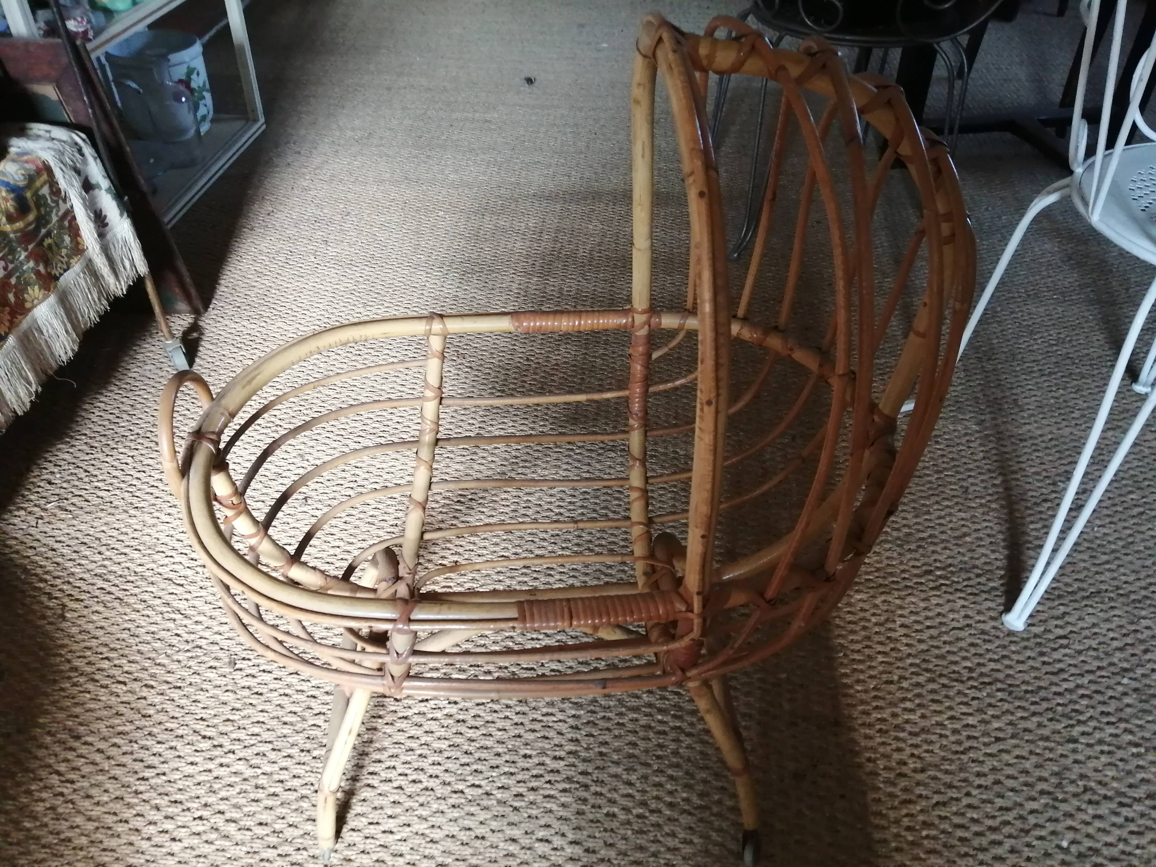 Rattan cradle