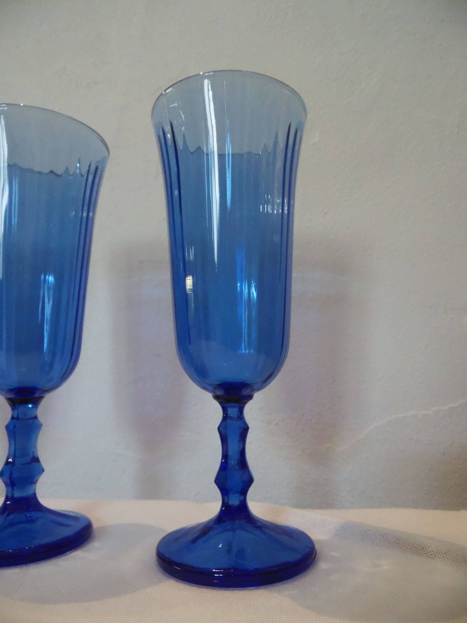 5 navy blue champagne flutes