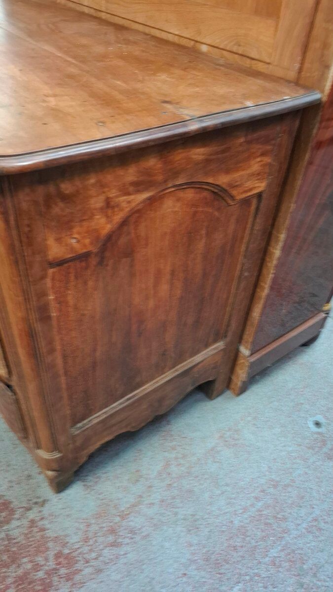 Commode XVIII en noyer