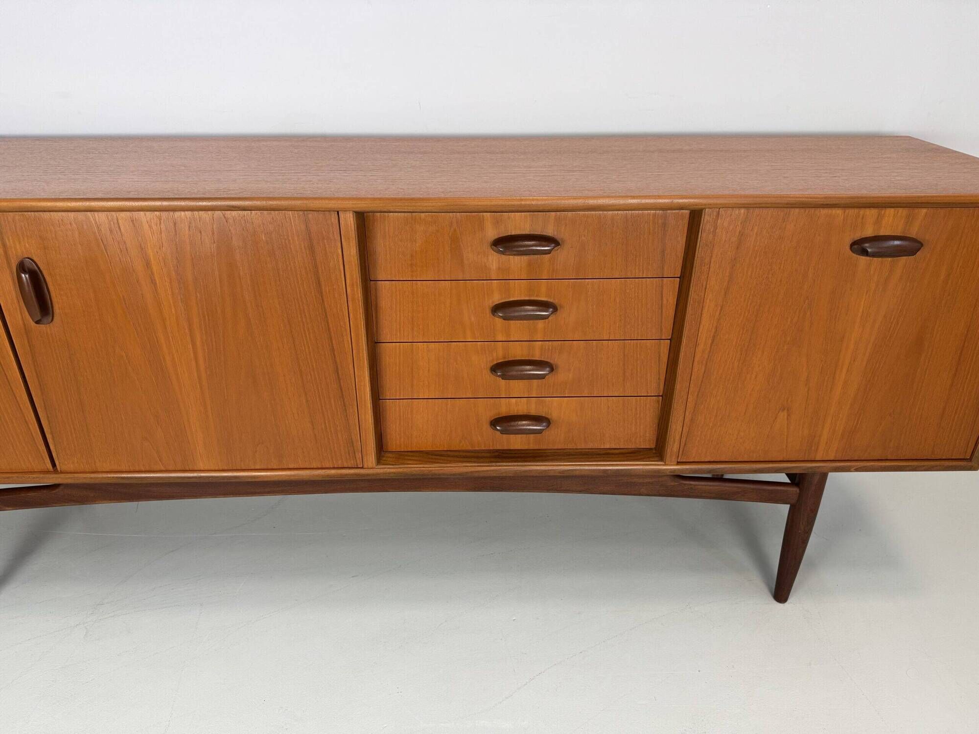 Buffet vintage G-Plan.
