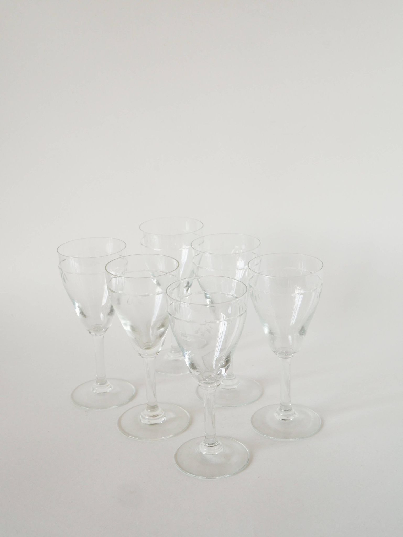 Lot de 6 verres à vin en cristal gravé, 1950