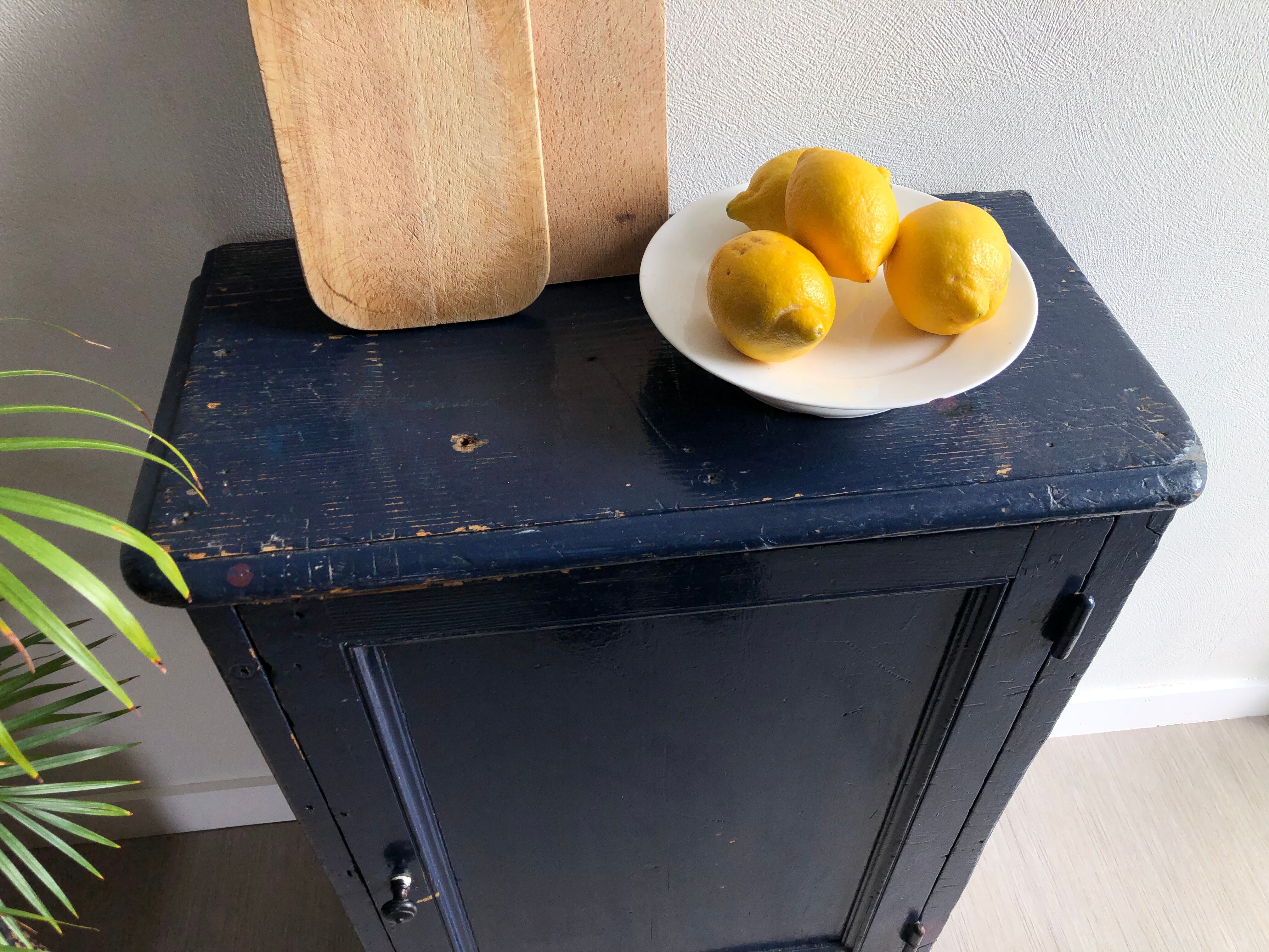 Patinated confectionery buffet