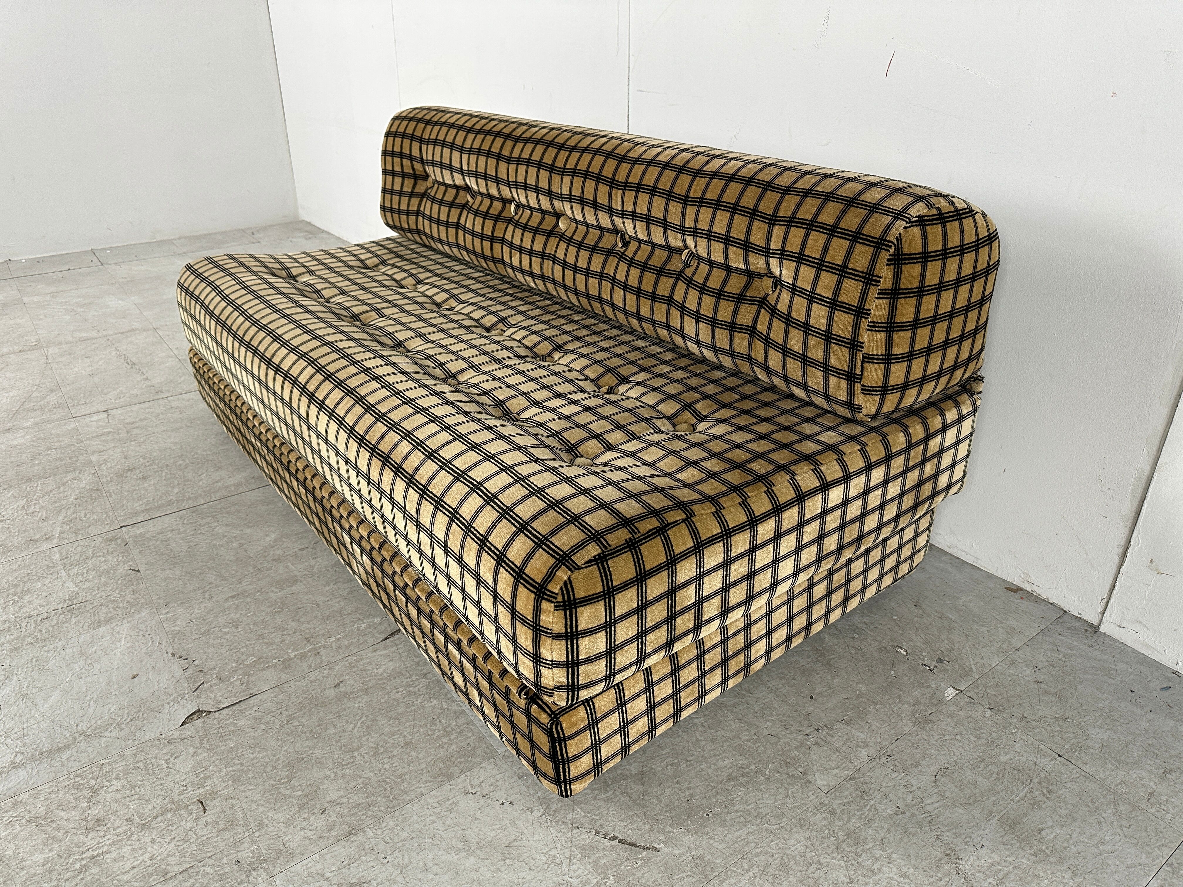 Vintage italian daybed, 1970s