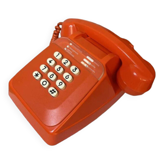 Téléphone orange à touches