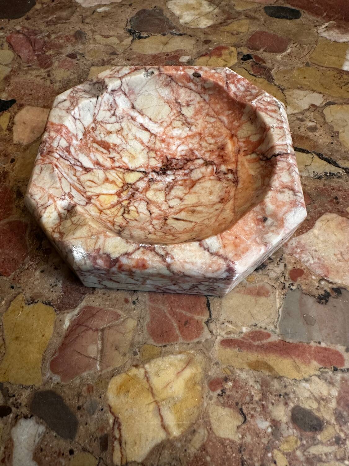 Art Deco ashtray/trinket dish in reddish marble veins