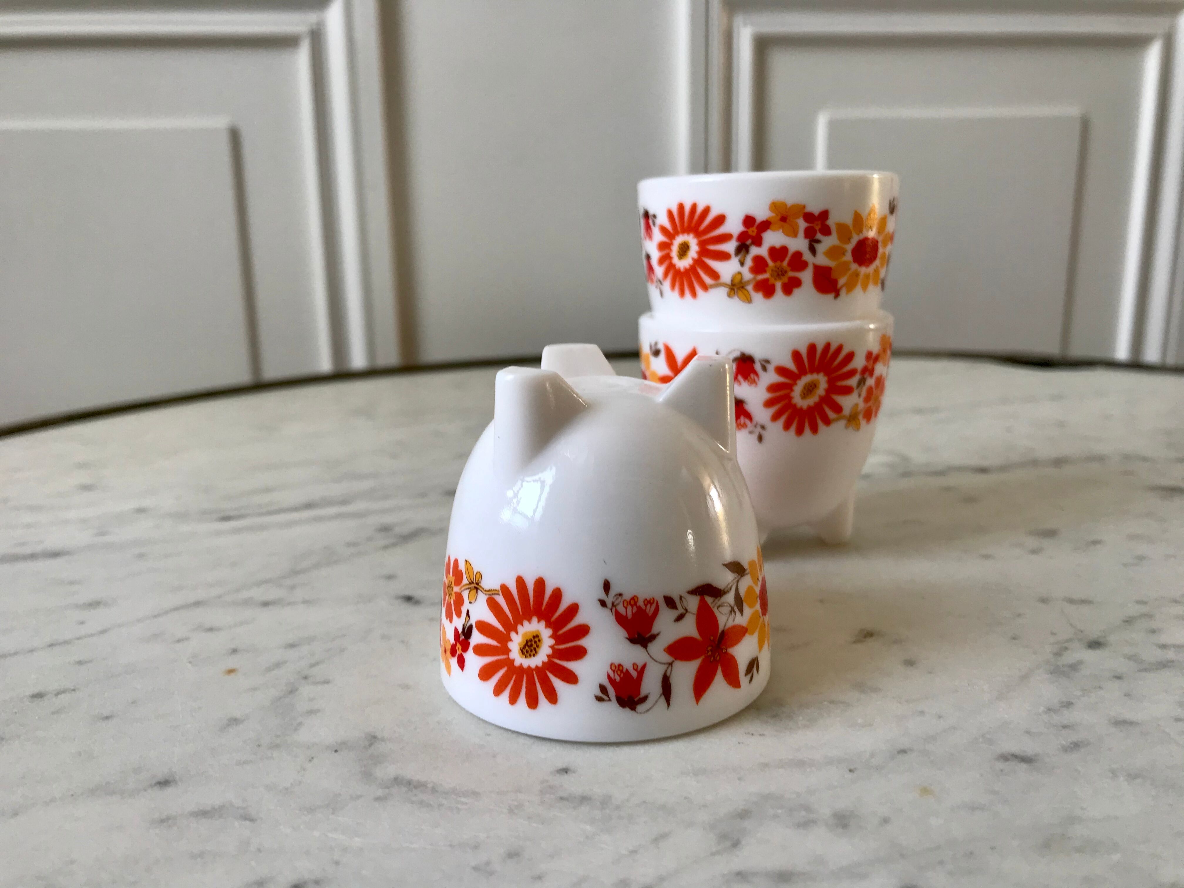 Trio of Arcopal cockroaches colorful flowers 70s