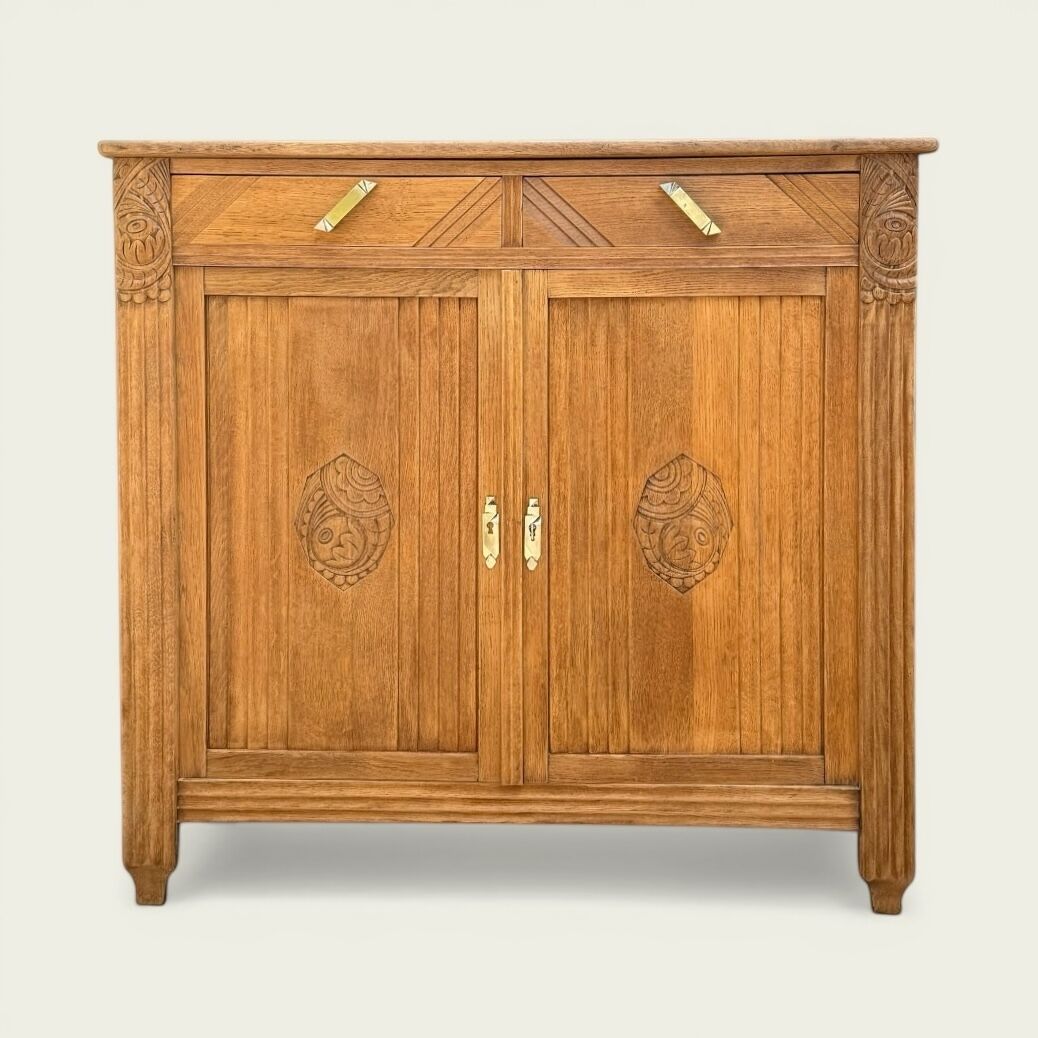 Art Deco buffet in raw and solid oak, 1935.
