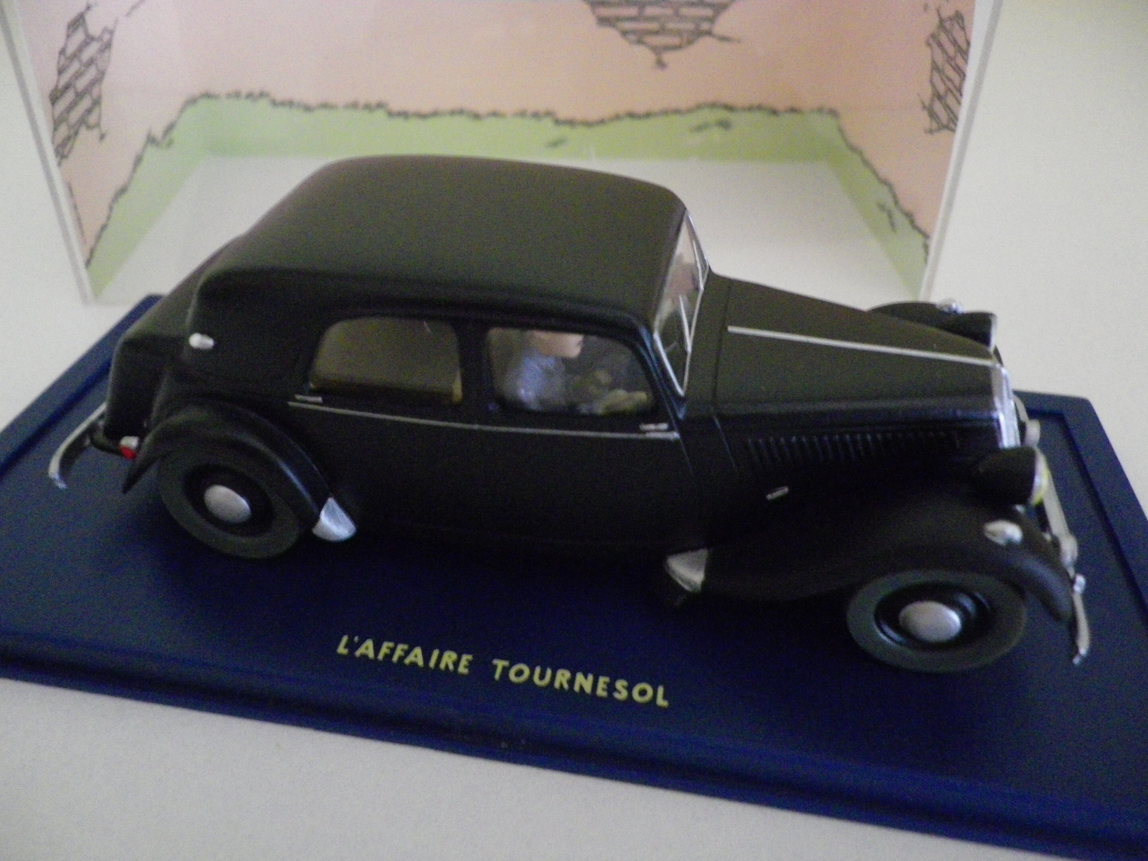 Lot of 5 Tintin collection cars, 1/43rd, original cases