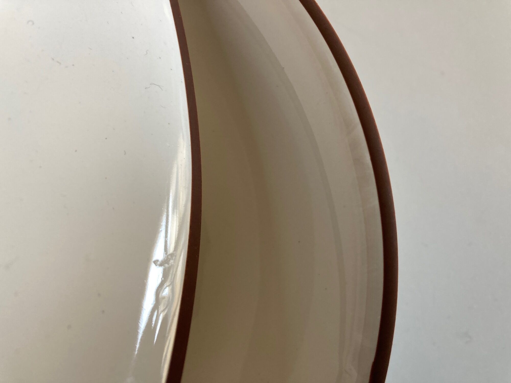Set of 6 flat plates and 6 hollows in enamelled earth KMK 1965