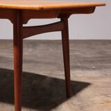 Ensemble de salle à manger complet : 8 chaises Sawbuck CH-29 en teck et table AT 310