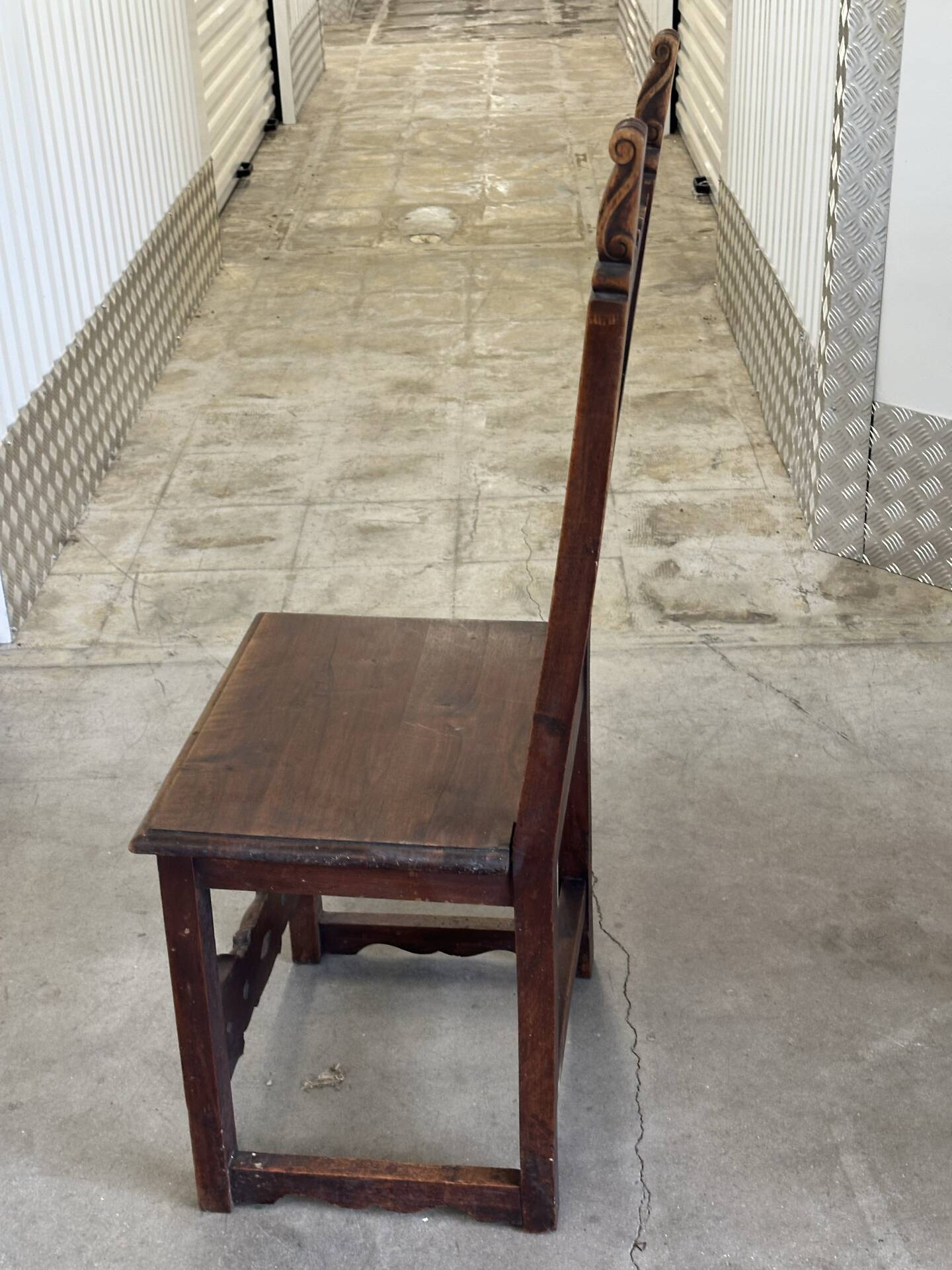 6 Alsatian chairs from the 19th century – carved wood – interlaced decoration