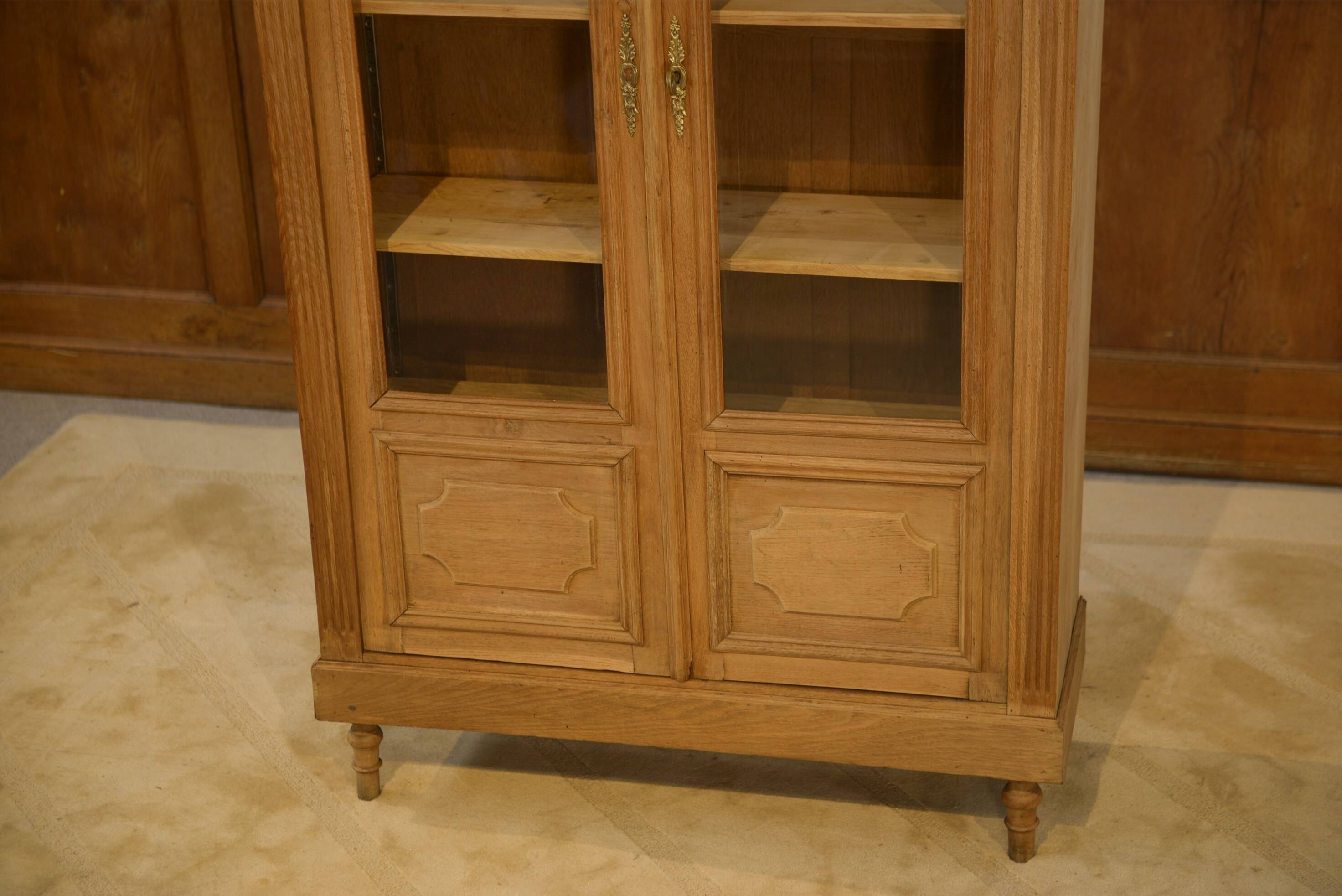 Vitrine en chêne brut 1950’s