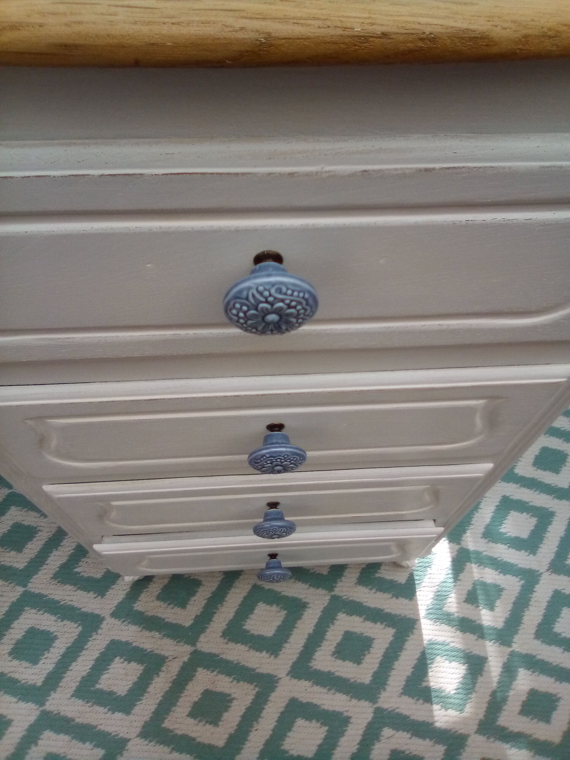 Commode chêne massif patiné