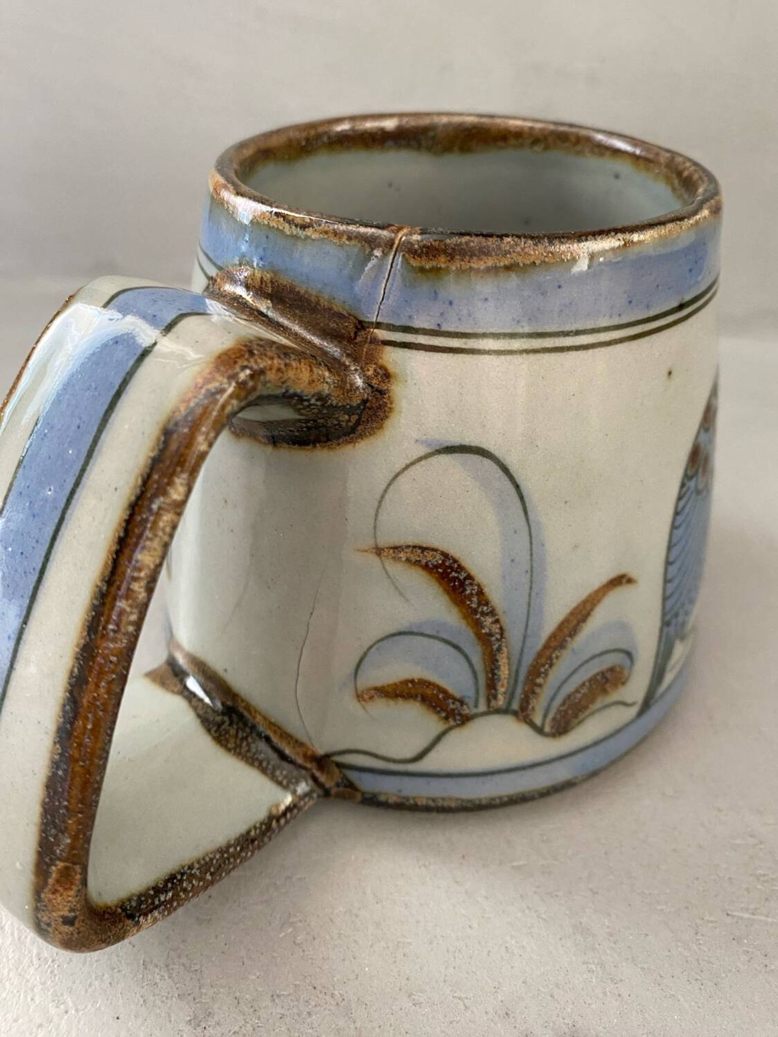 Vase mug en céramique artisanat mexicain signé oiseau fleur