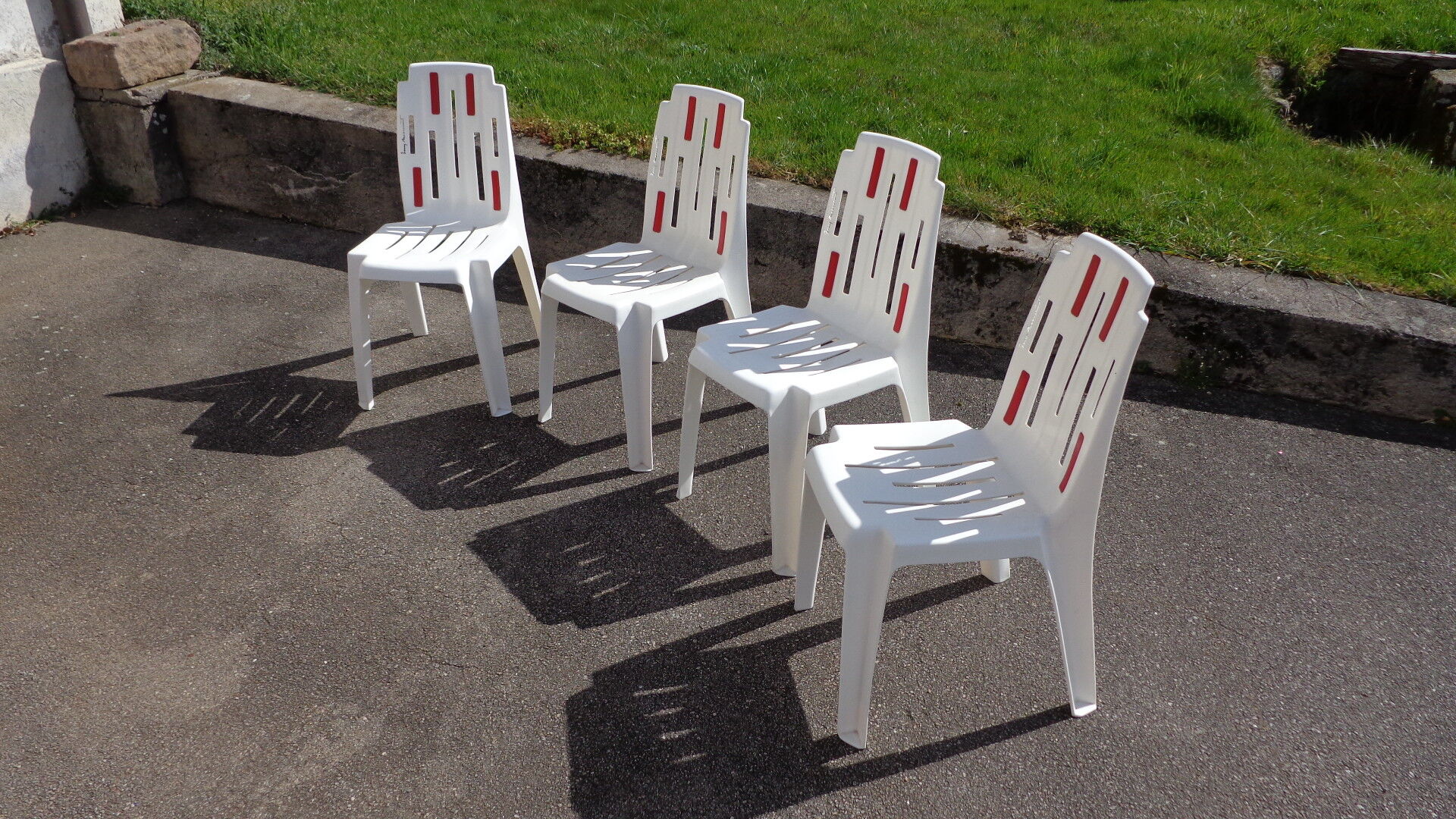 Set of chairs model "samba" Design Pierre Paulin for Henri Massonet, published by Stamp