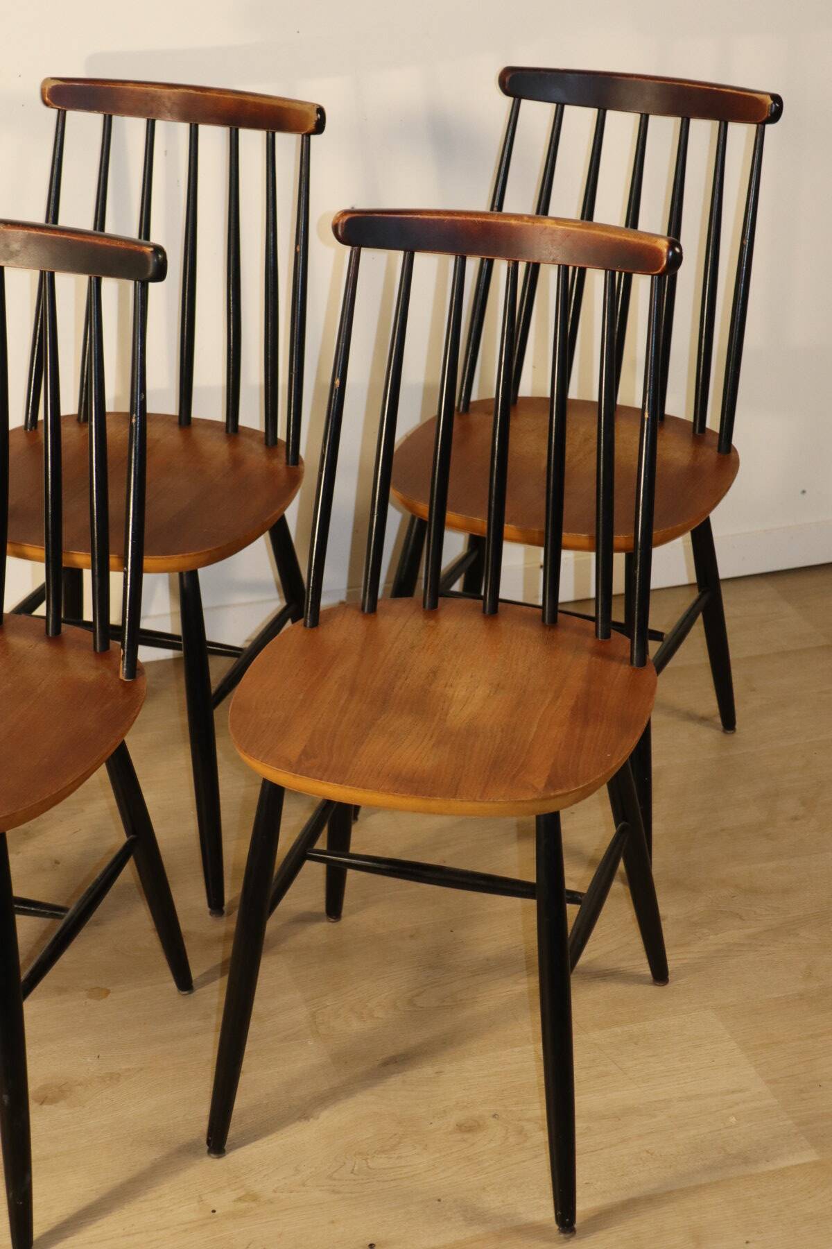 Set of 4 vintage wooden chairs, 1960.