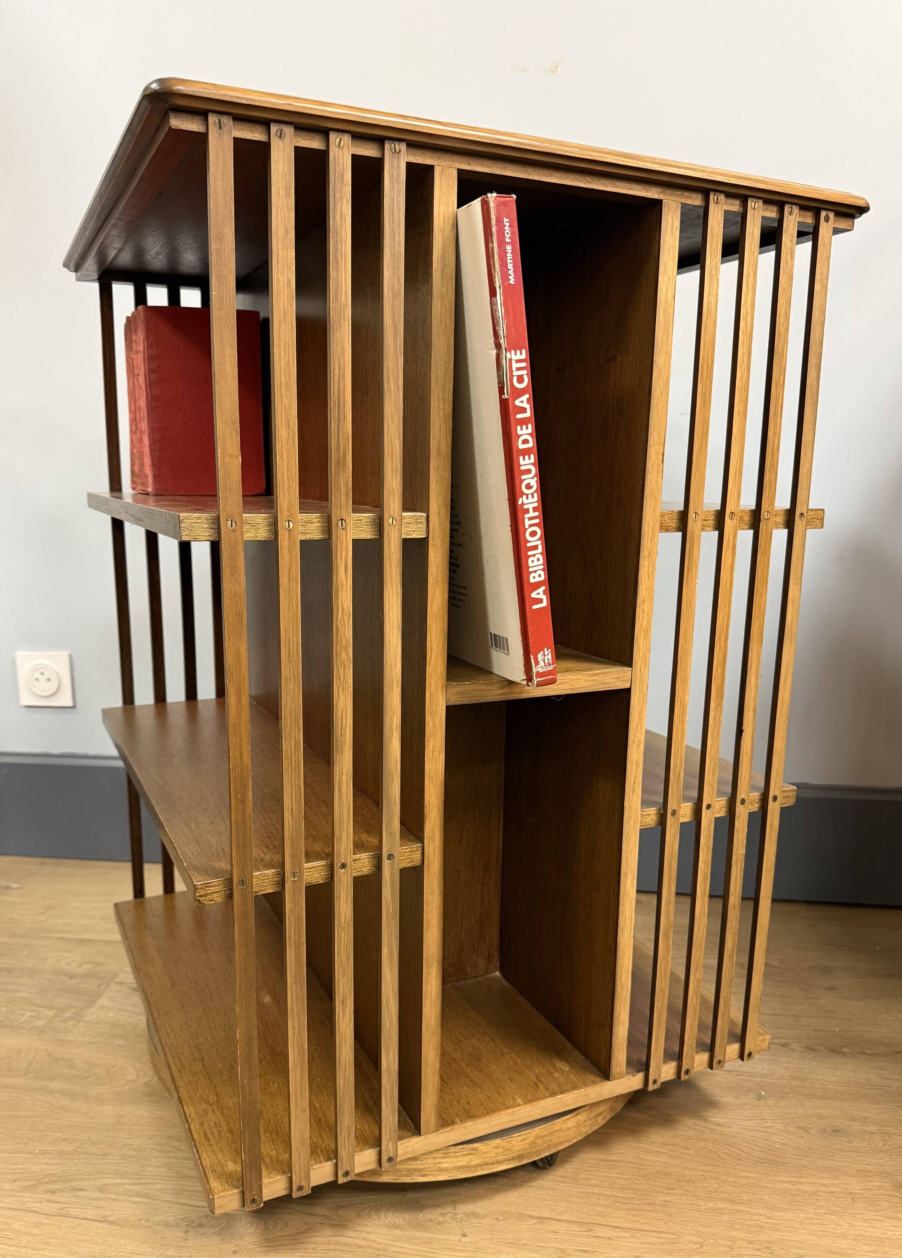Bibliothèque tournante des années 70