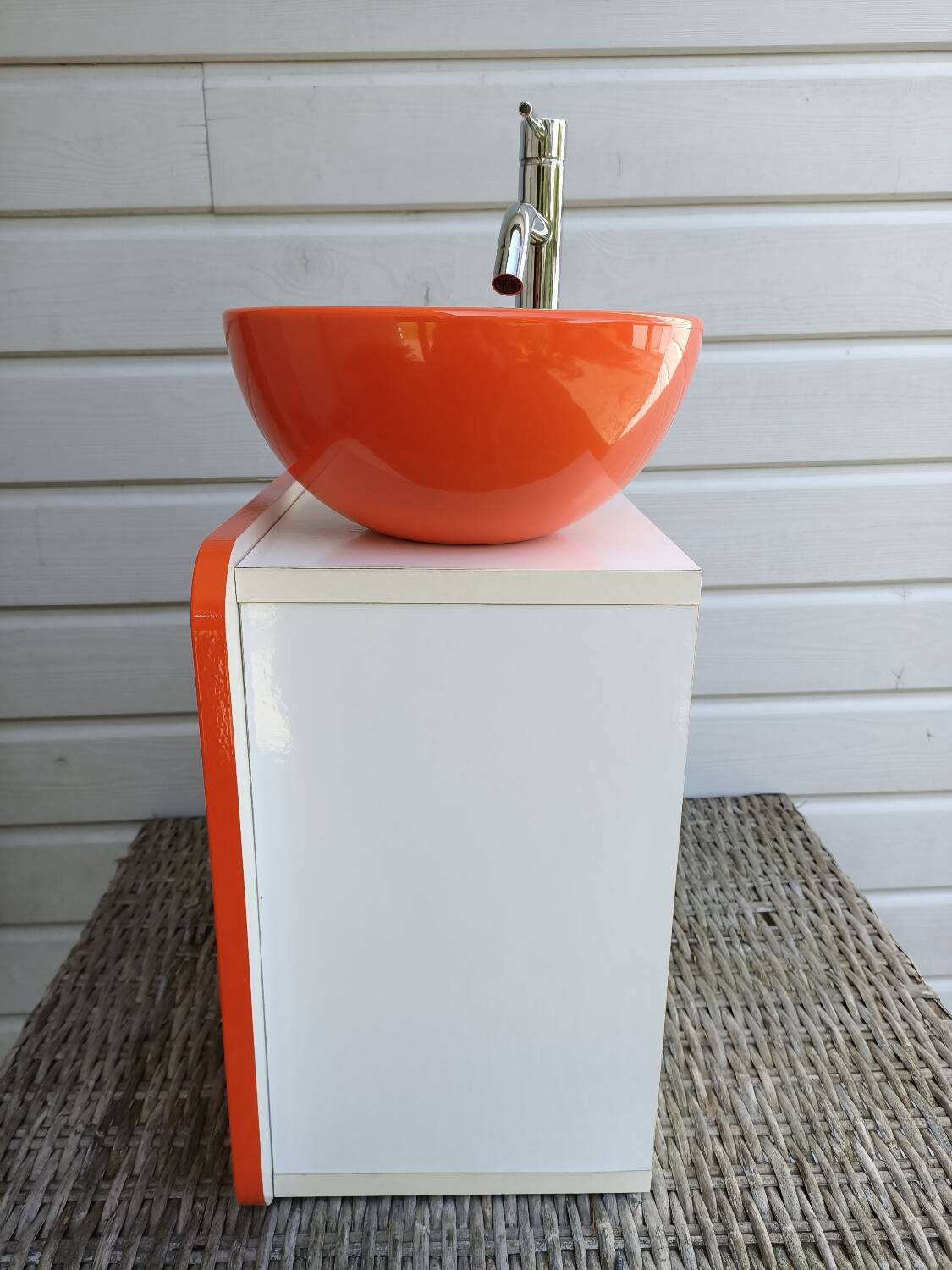 Bathroom furniture and its vintage basin