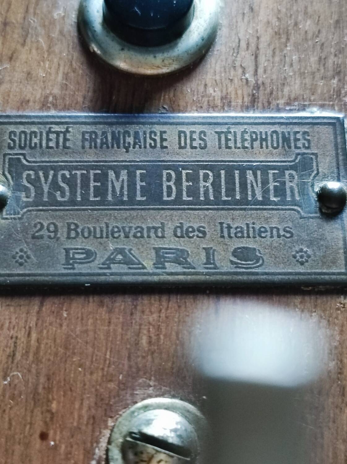 Standard telephone