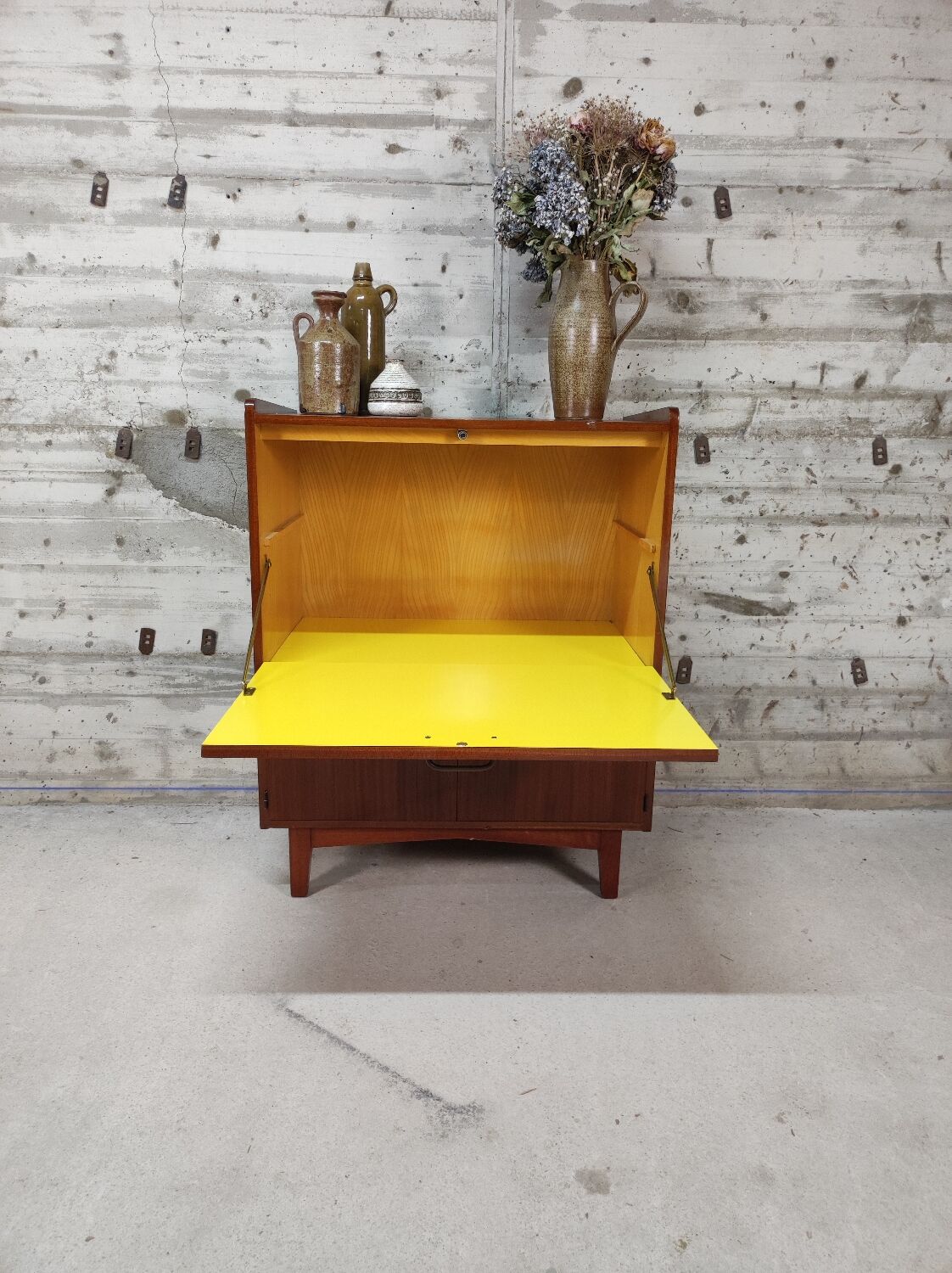 Vintage storage unit