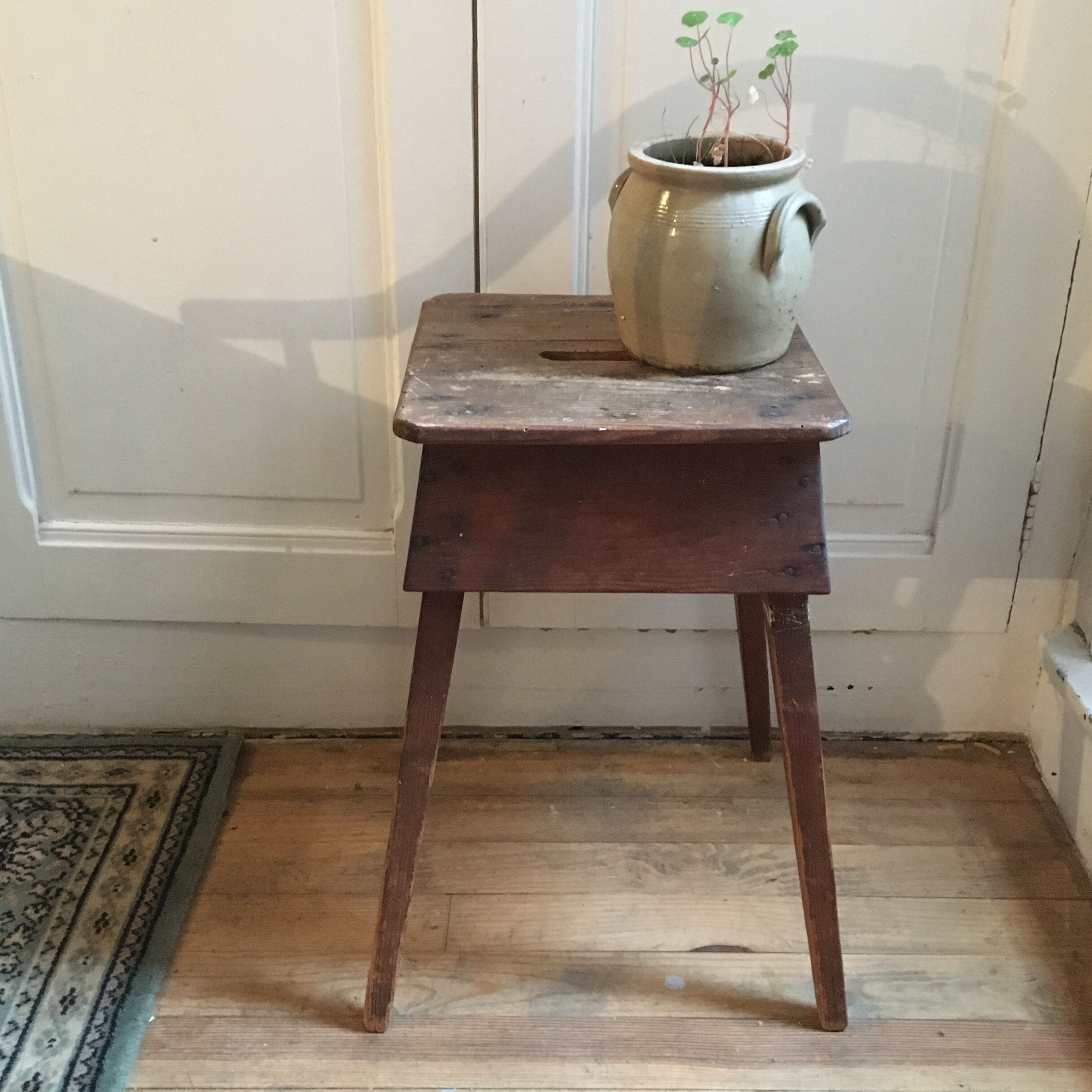 Brutalist former tabouret