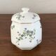 Sugar bowl / sweet jar in Limoges porcelain by Bernardaud with a barb decoration.