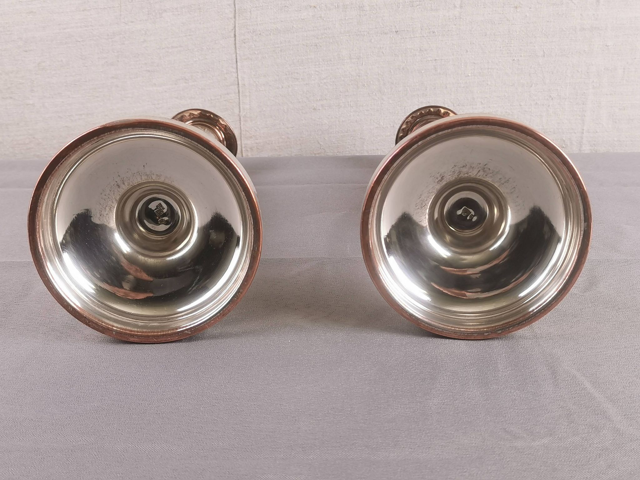 PAIRE DE BOUGEOIRS ANCIENS