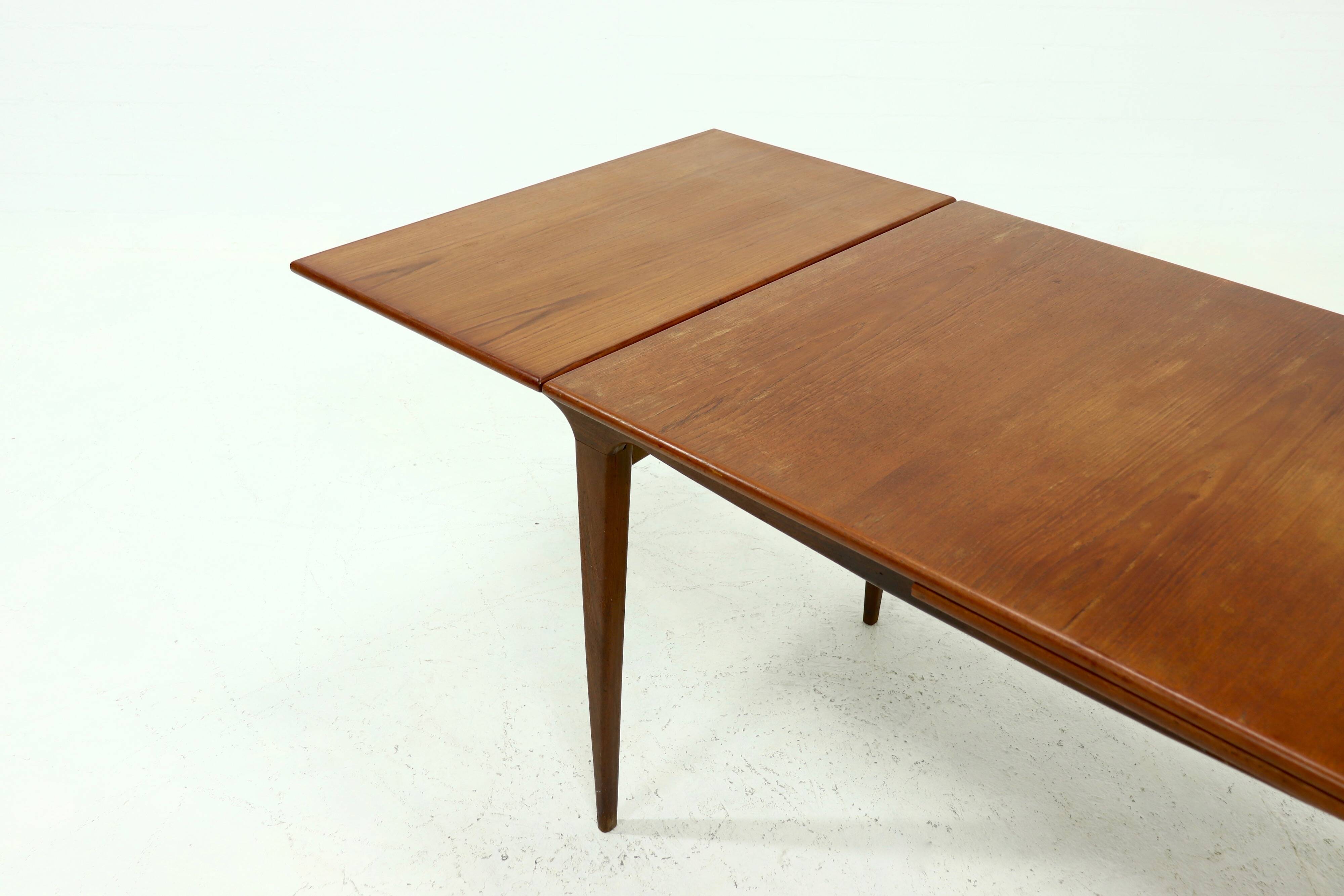 Sculptural Danish Design Extendable Teak Dining Table 1960s
