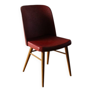 Chaise en skai rouge,