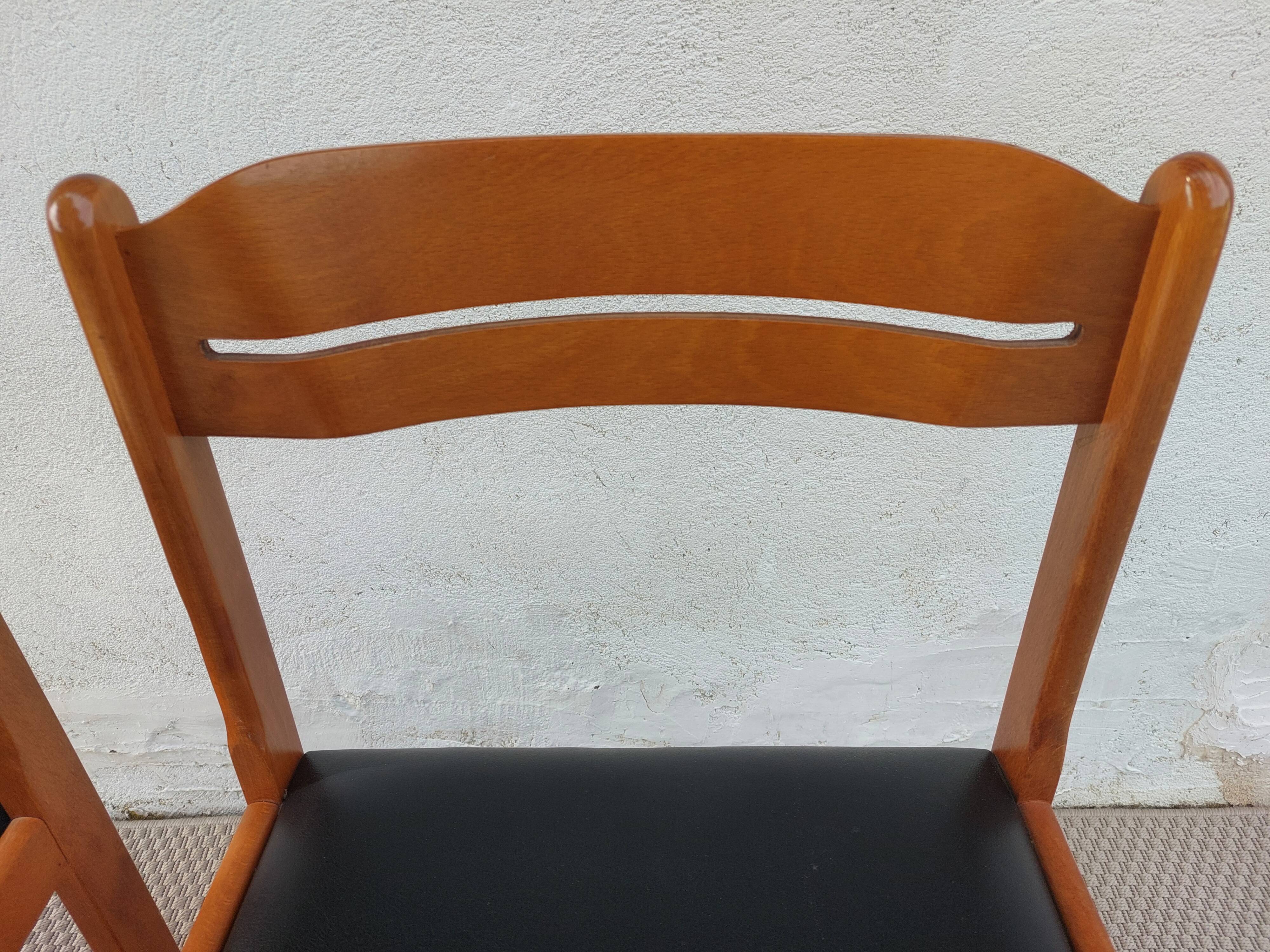 paire de chaises style scandinave, simili cuir noir