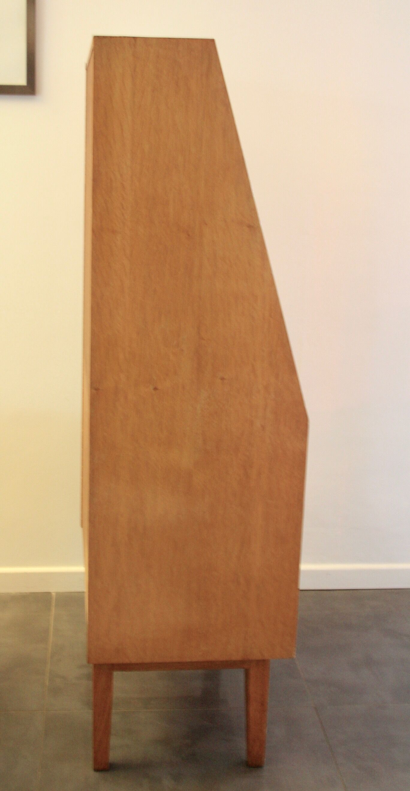 Secretary compass feet