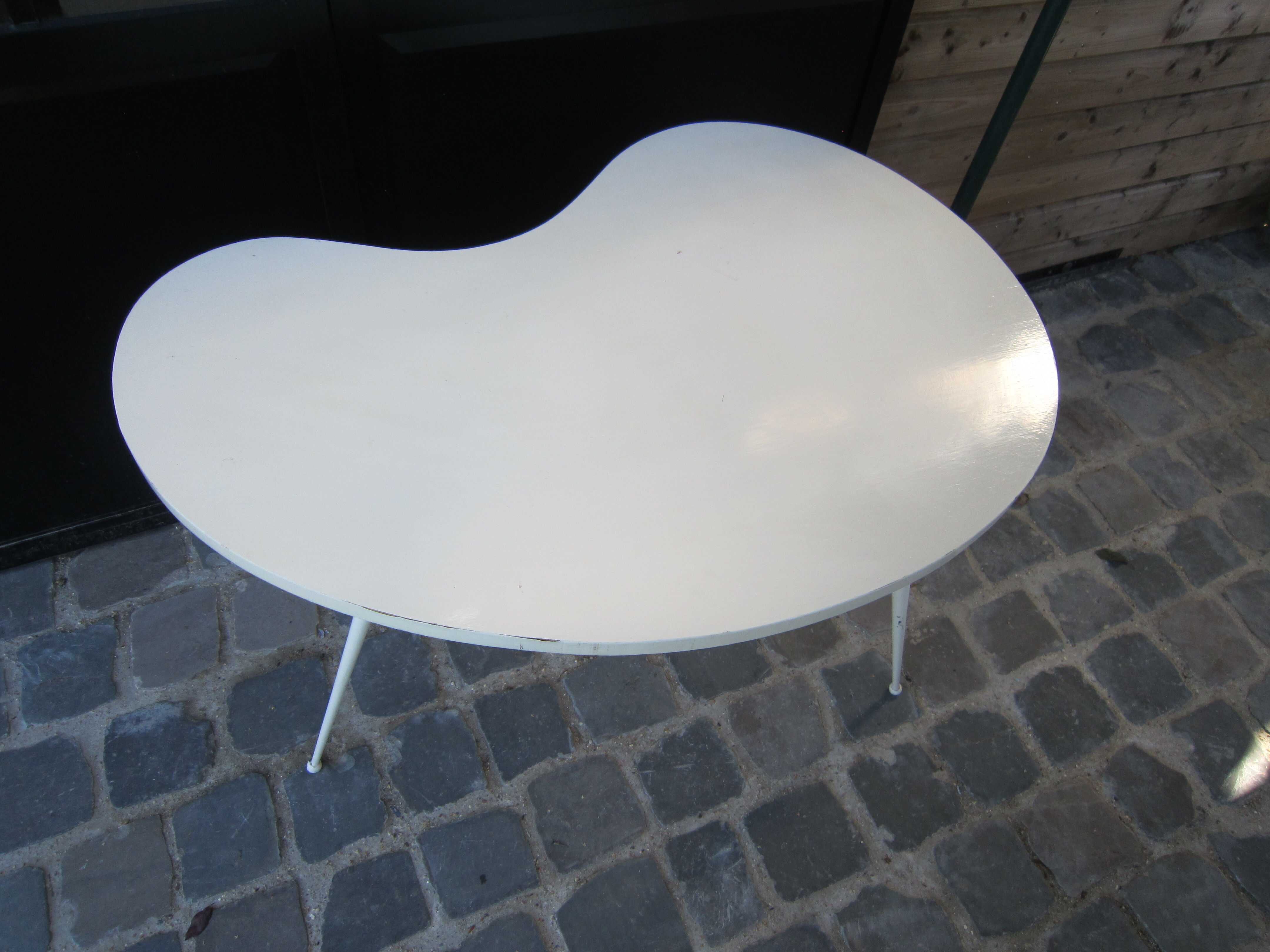 White table folding free-form
