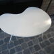 Table blanche forme libre pliante