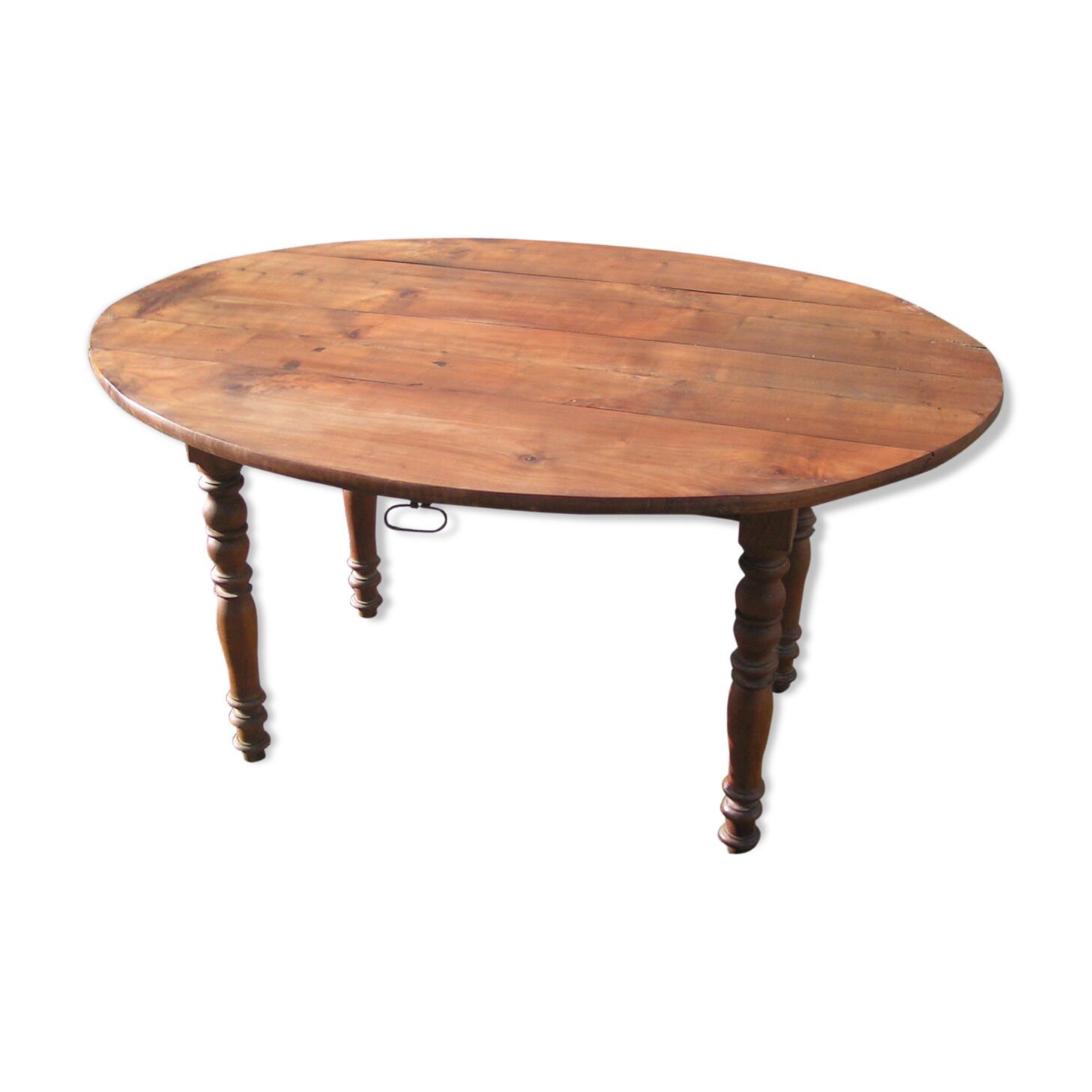 Oval flap table