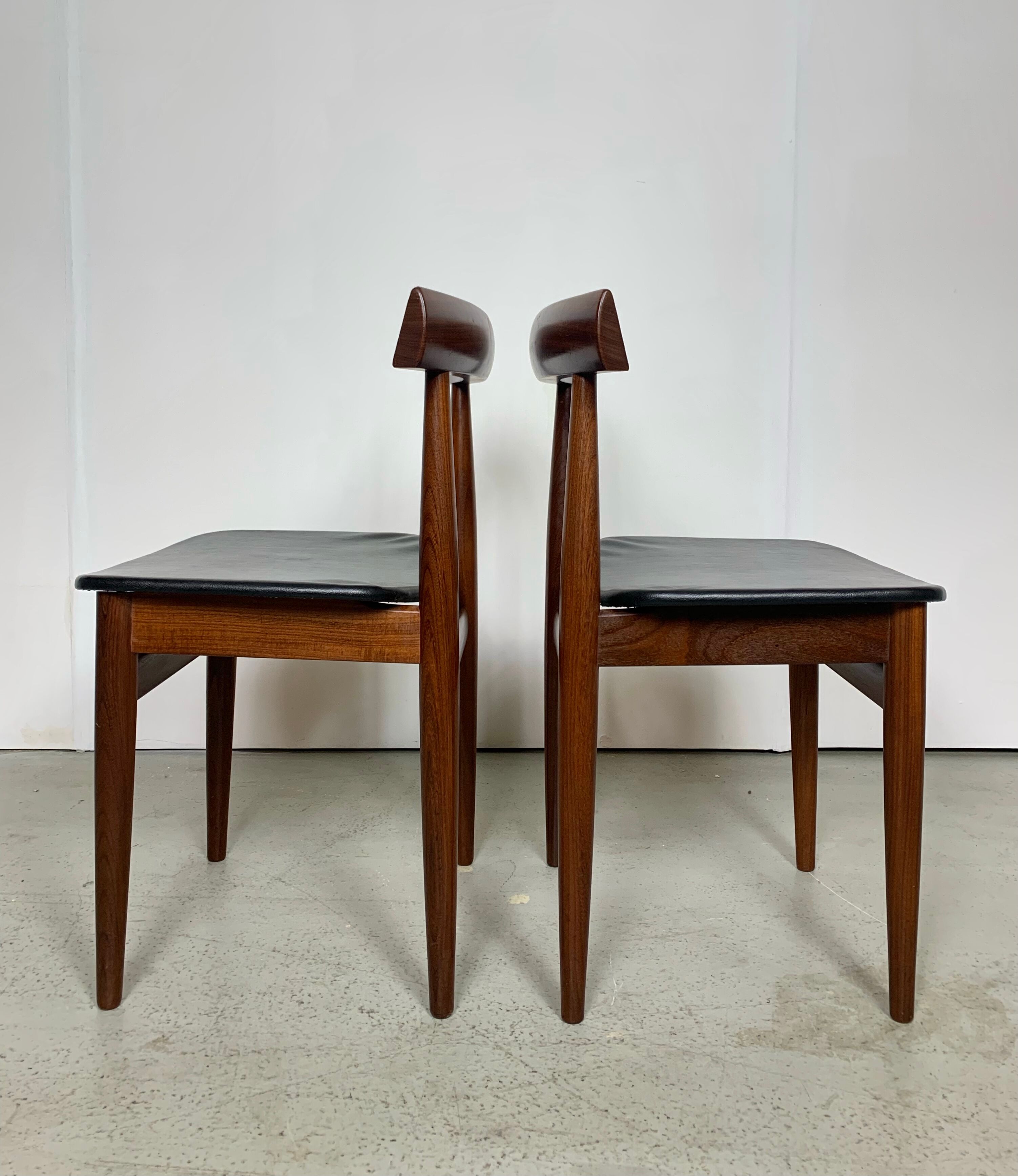 Hans Olsen Roundette table in Afromosia and chairs