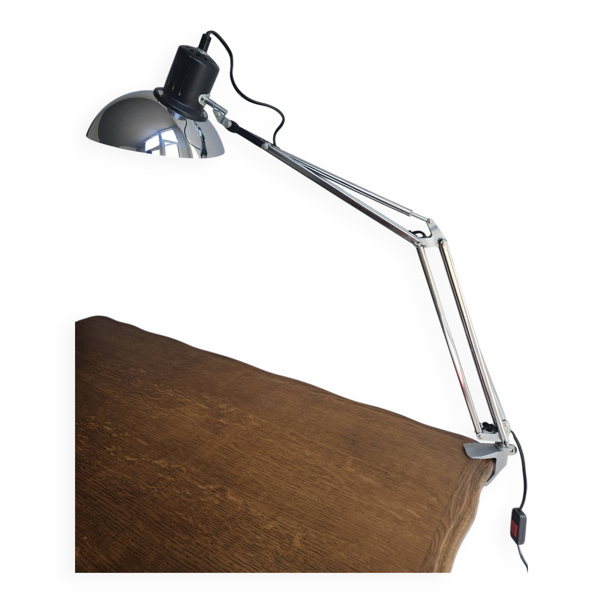 Articulated desk lamp