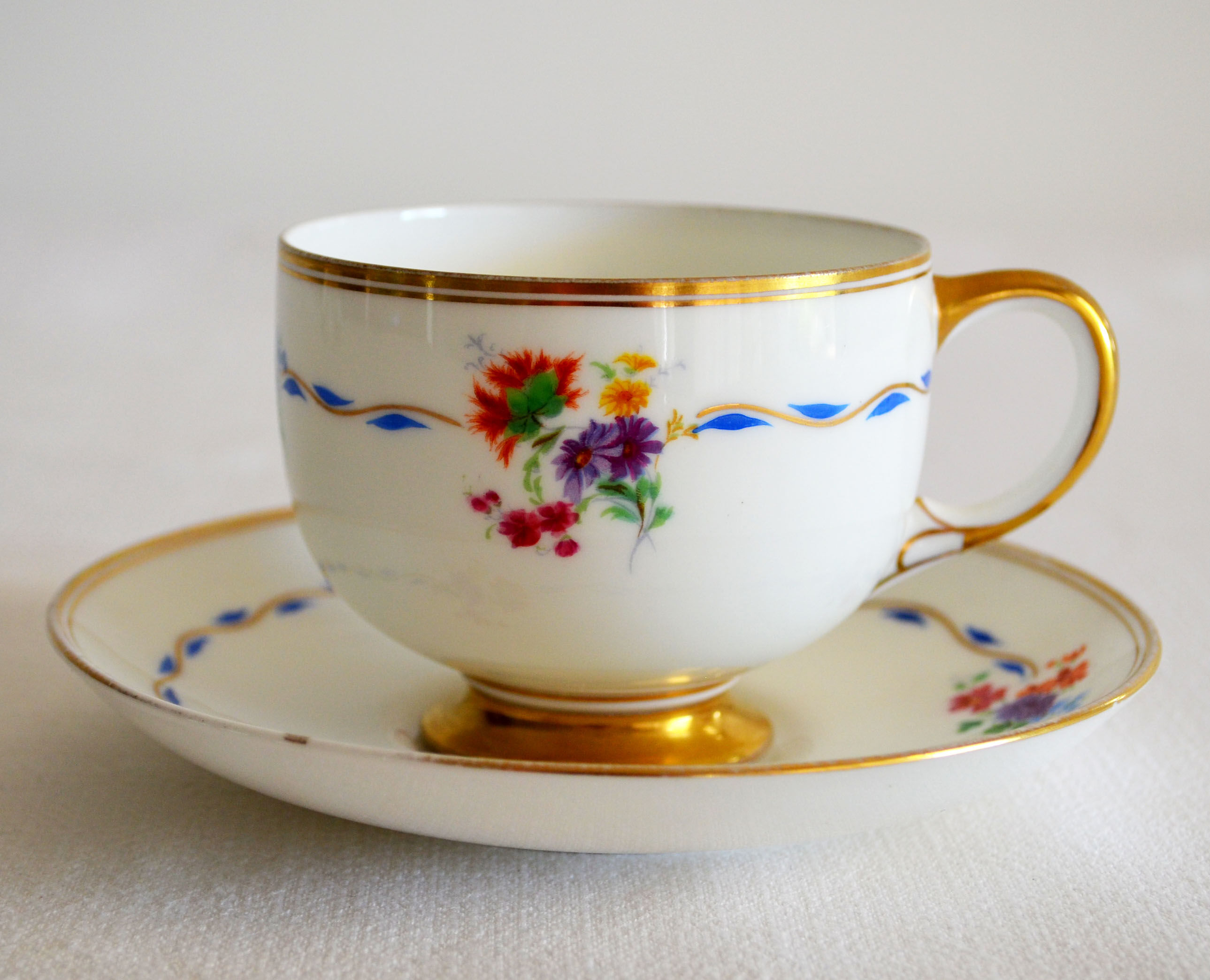 English fine porcelain tea cup