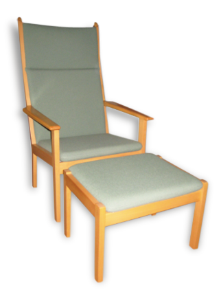 Wegner Chair with footrest