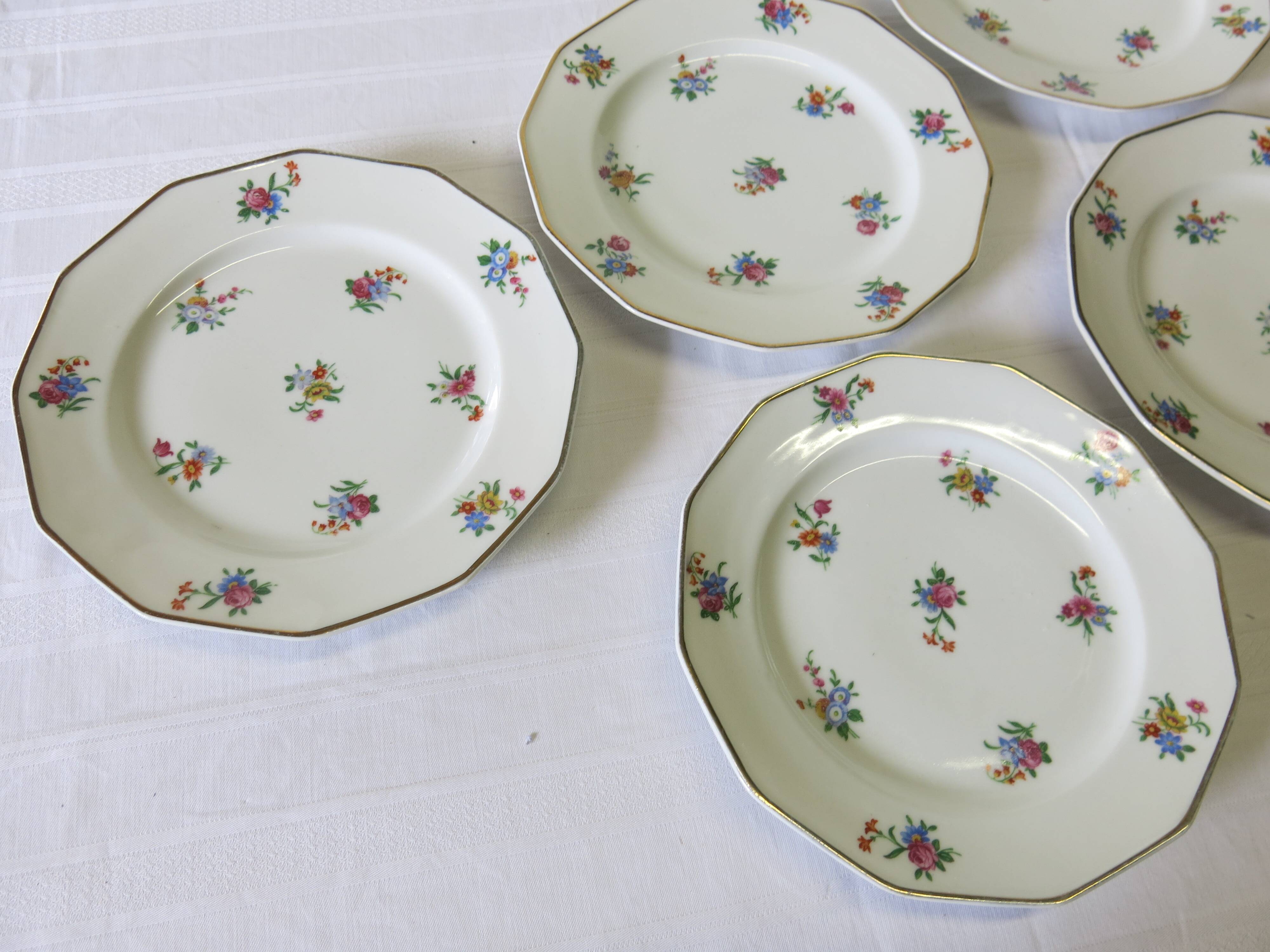 6 porcelain dessert plates from Pil Limoges in very good condition
