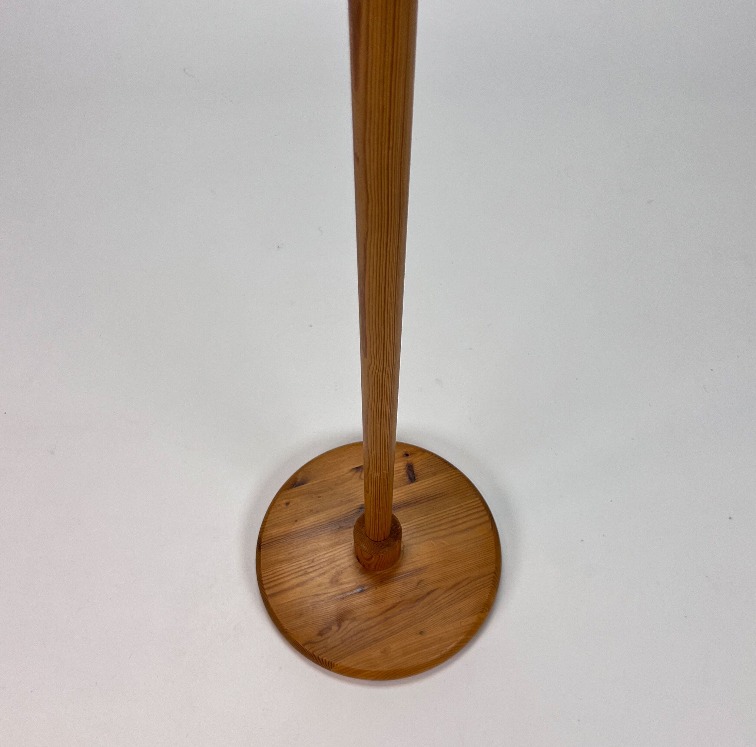Adjustable pinewood floorlamp, 1970s