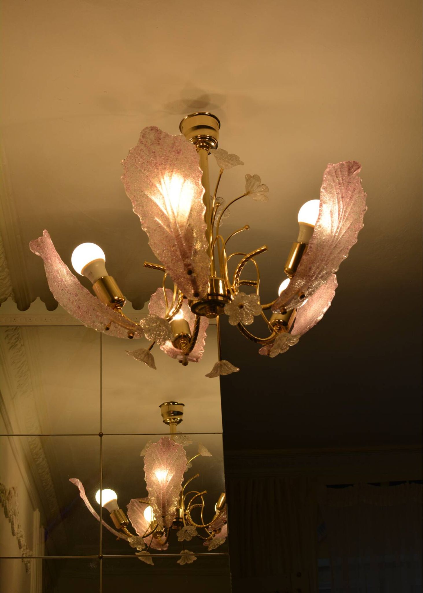 Vintage Murano glass chandelier in pink and gold metal, 1970s.