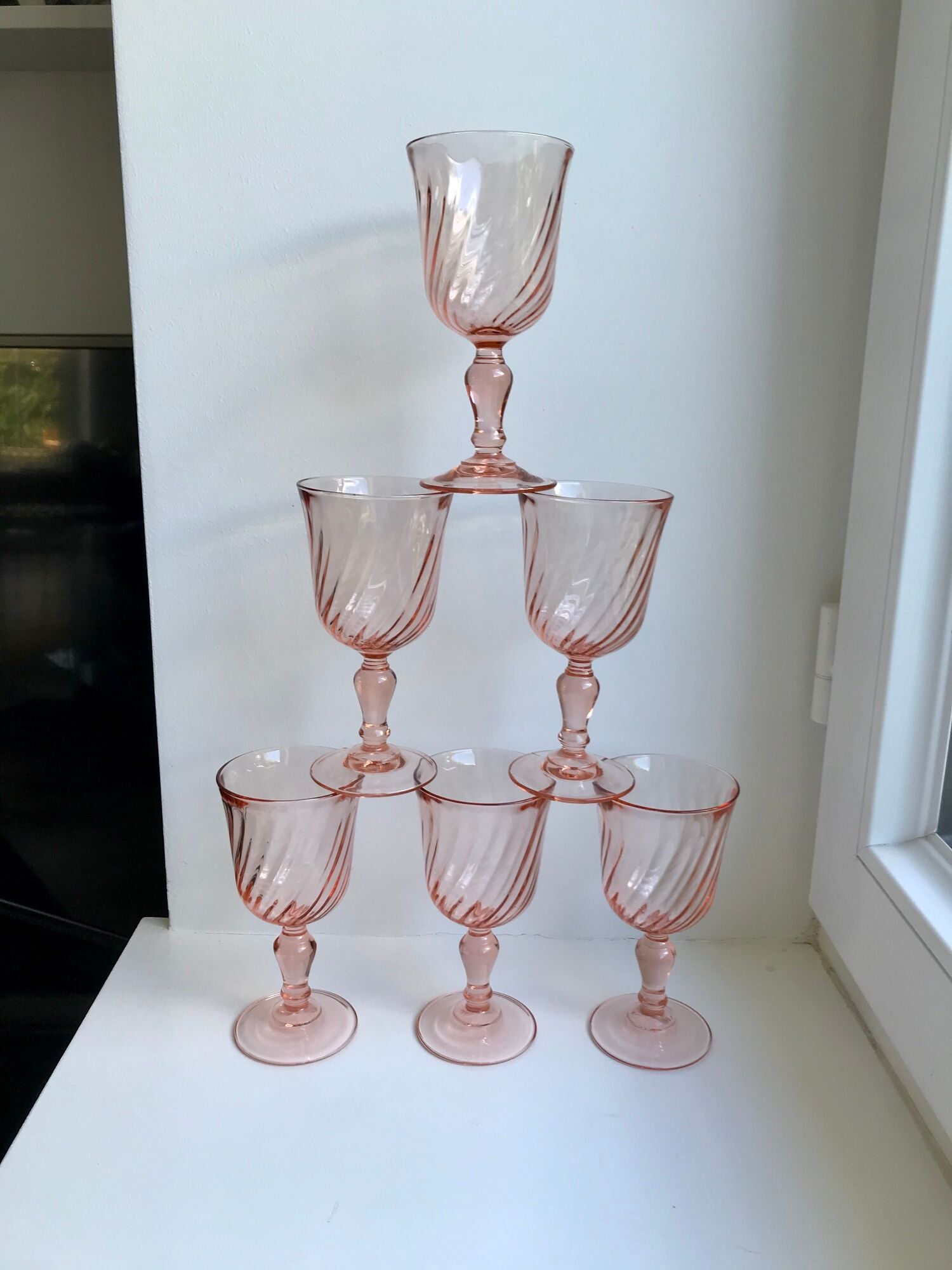 Set of 6 vintage Rosaline twisted pink glass wine glasses